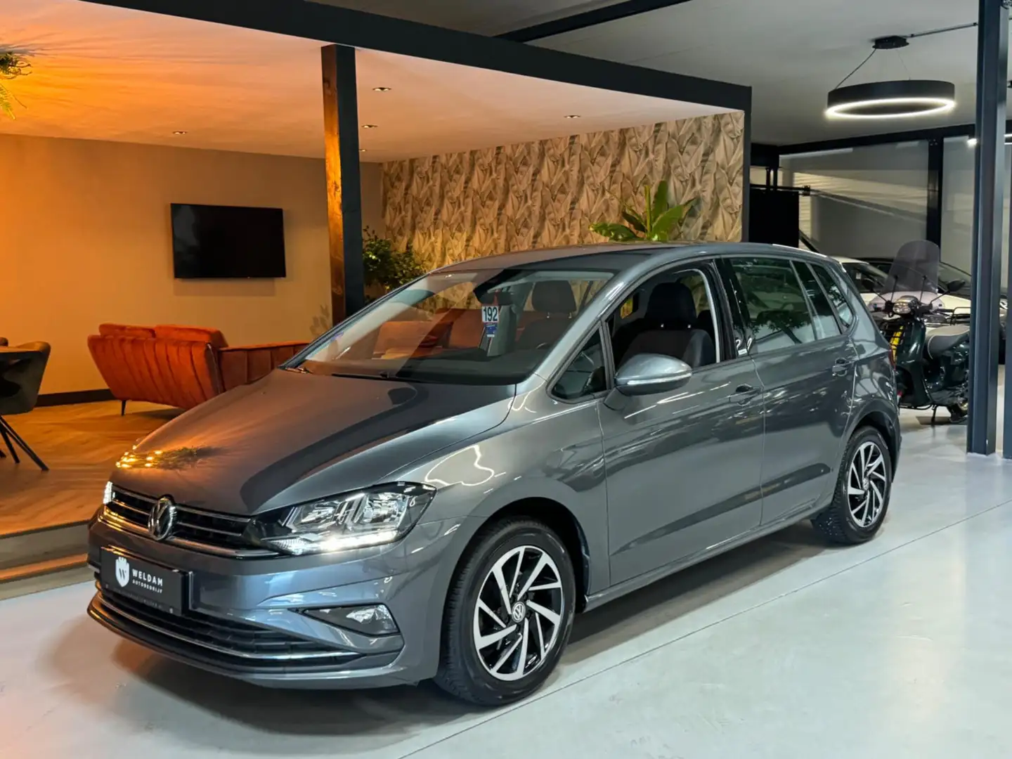 Volkswagen Golf Sportsvan 1.0 TSI Highline Garantie CarPlay Camera Adoptieve Grijs - 2