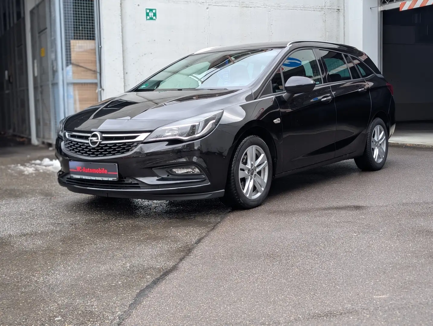 Opel Astra 1.4 Turbo/Automatik/AHK/R.Kamera/Temp/Navi Noir - 2