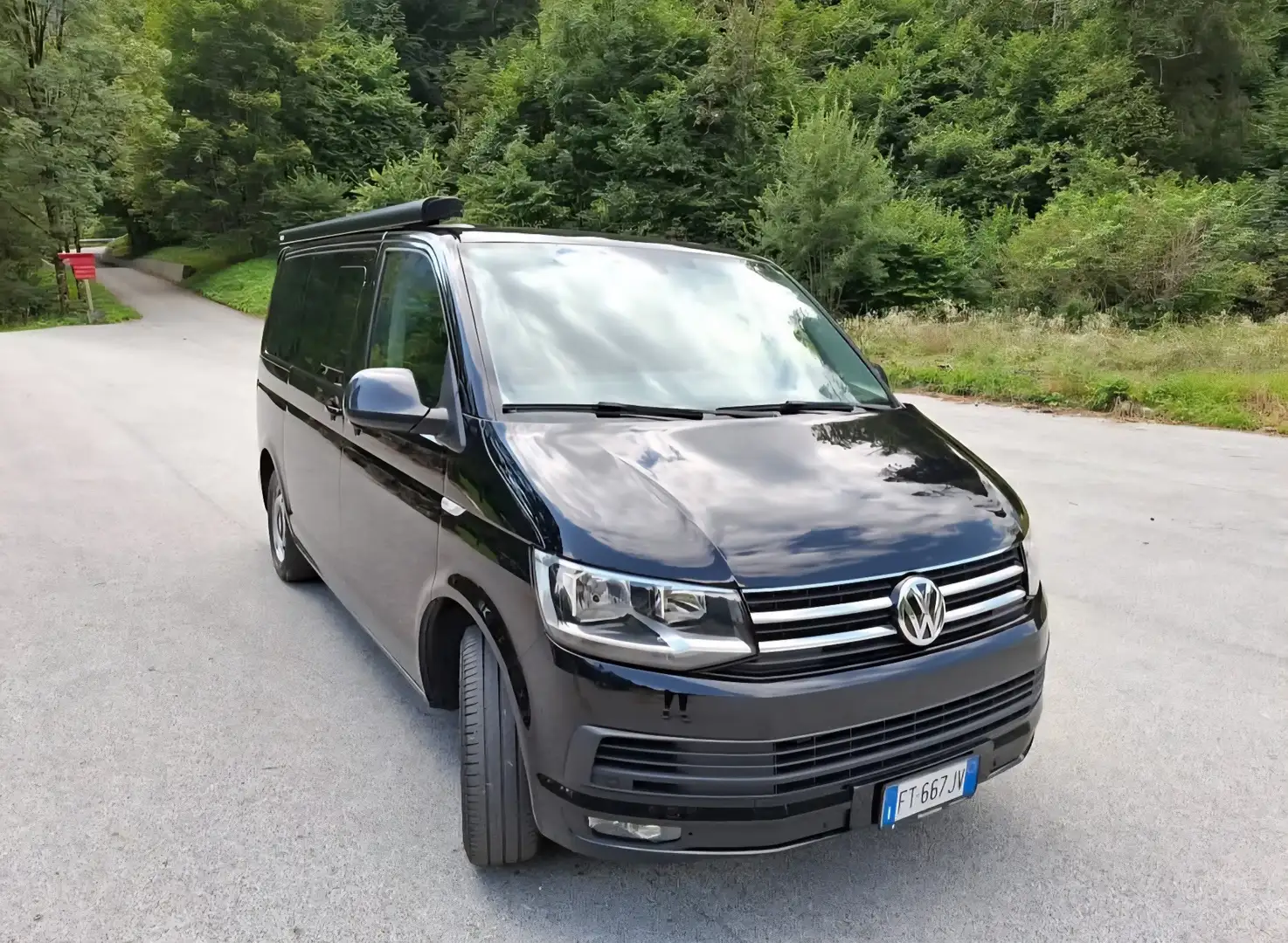 Volkswagen T6 Caravelle - 1