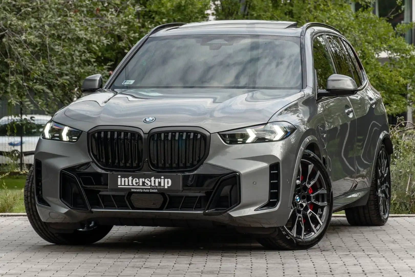 BMW X5 50e M SPORT.LUFTFE.PANO.H/K.DR.ASS.360°.AHK Grau - 1