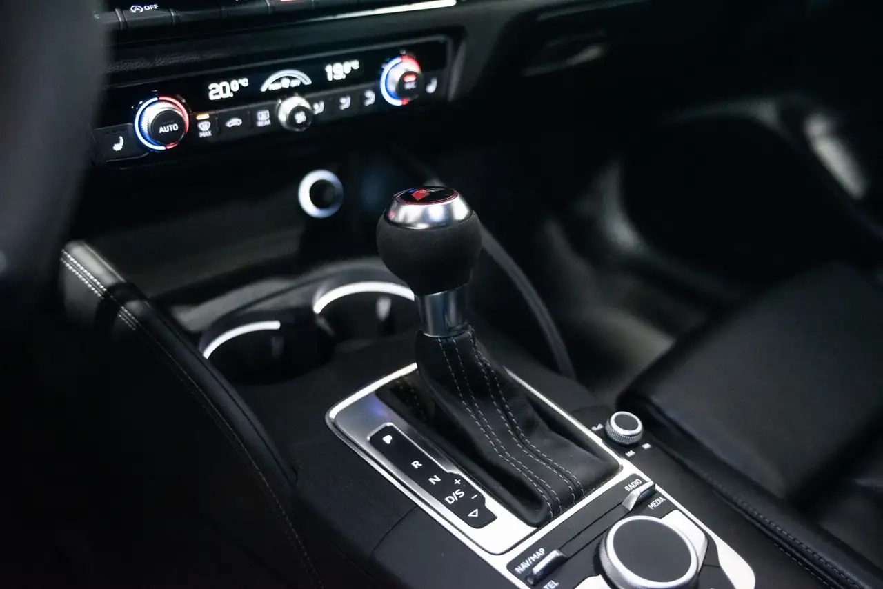 Audi RS3 2.5 TFSI quattro 400 ch • Carbone-céramique • Baquets • S tronic • 85 000 km
