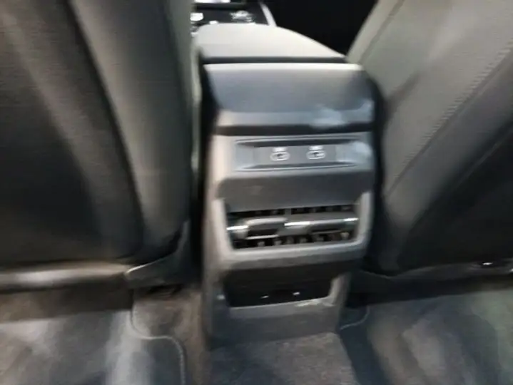 Audi Q3 2025, foto 10