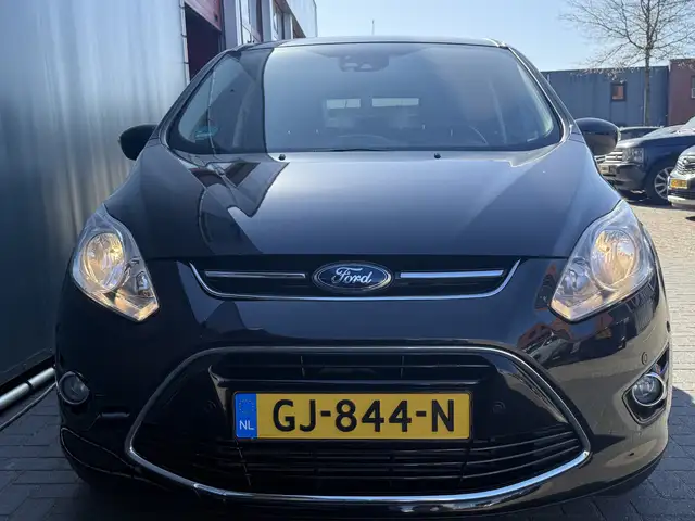 Ford C-Max view 9