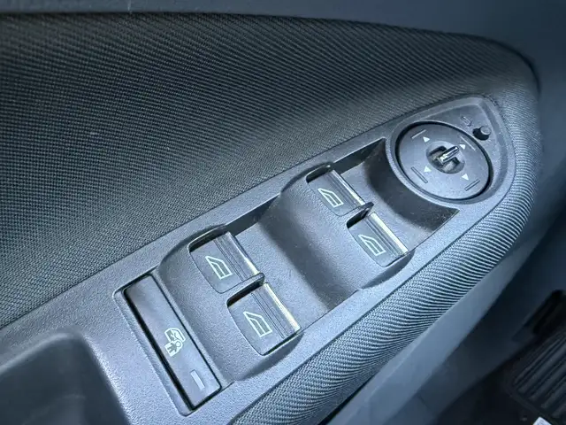 Ford C-Max view 13