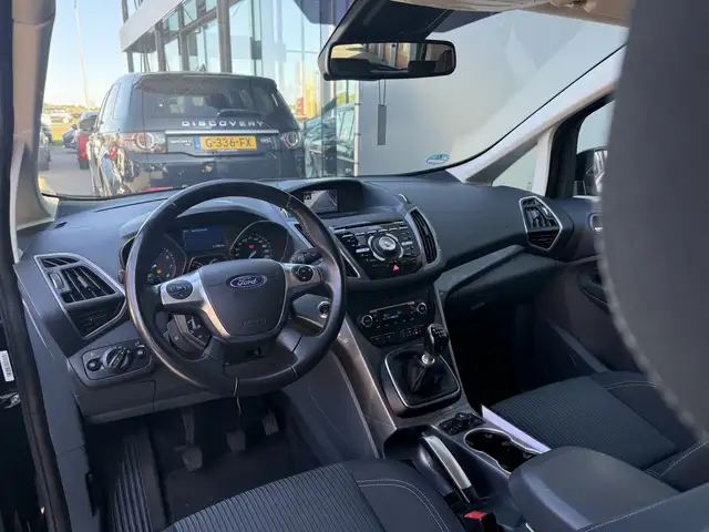 Ford C-Max view 4