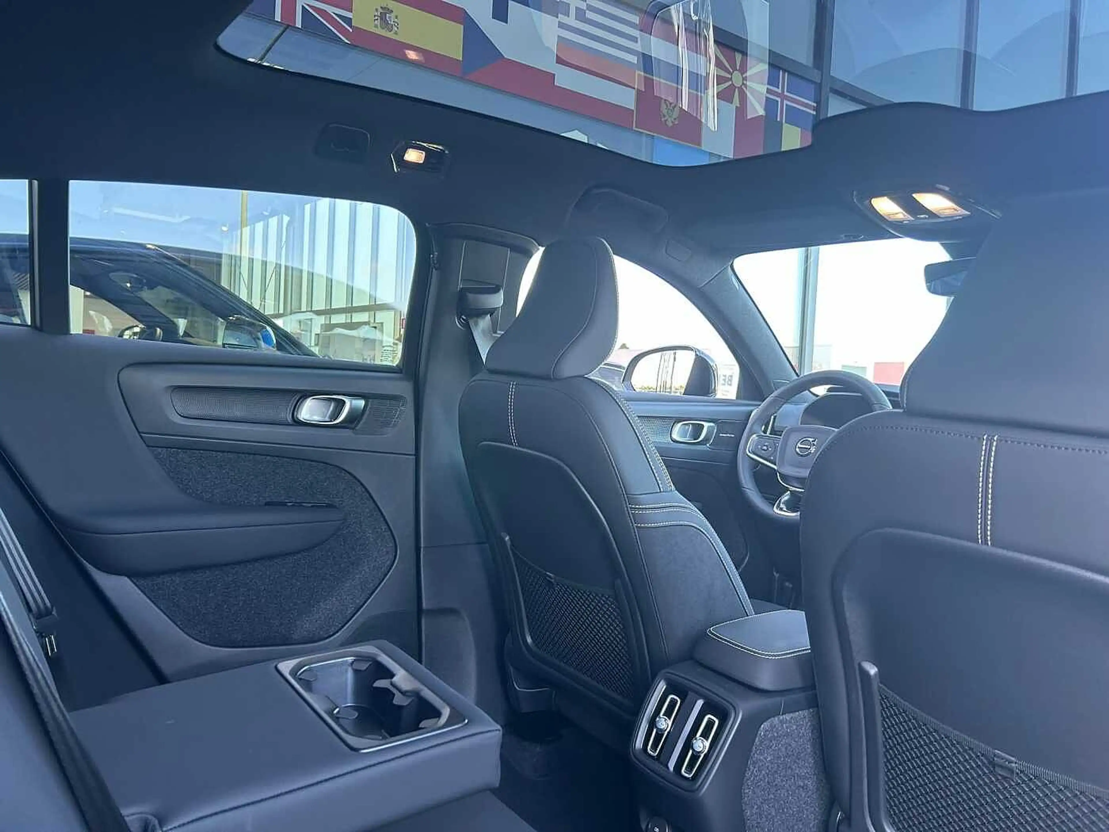 Volvo EC40 Black Edition, Grande Autonomie — photo 10