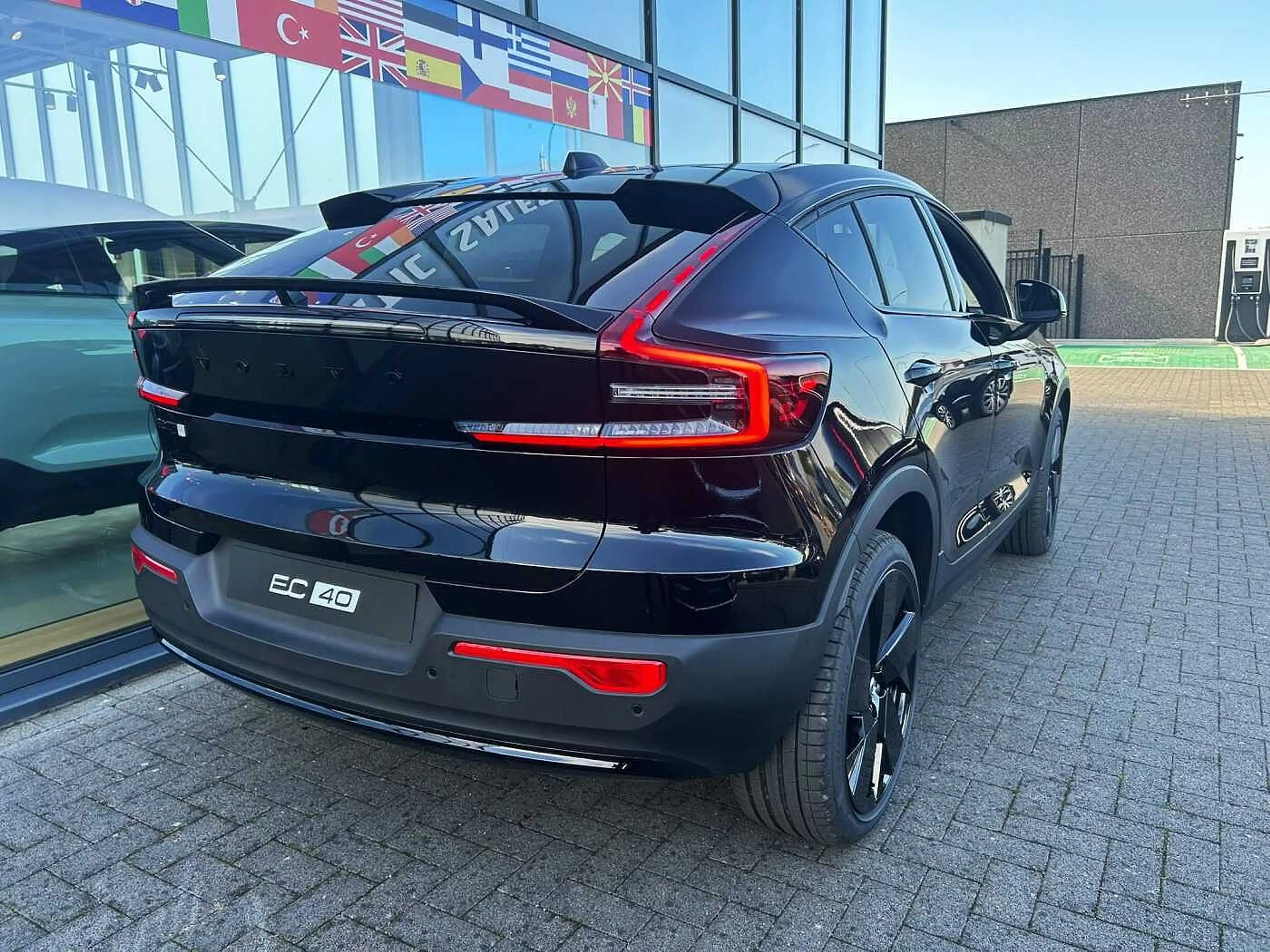 Volvo EC40 Black Edition, Grande Autonomie — photo 4