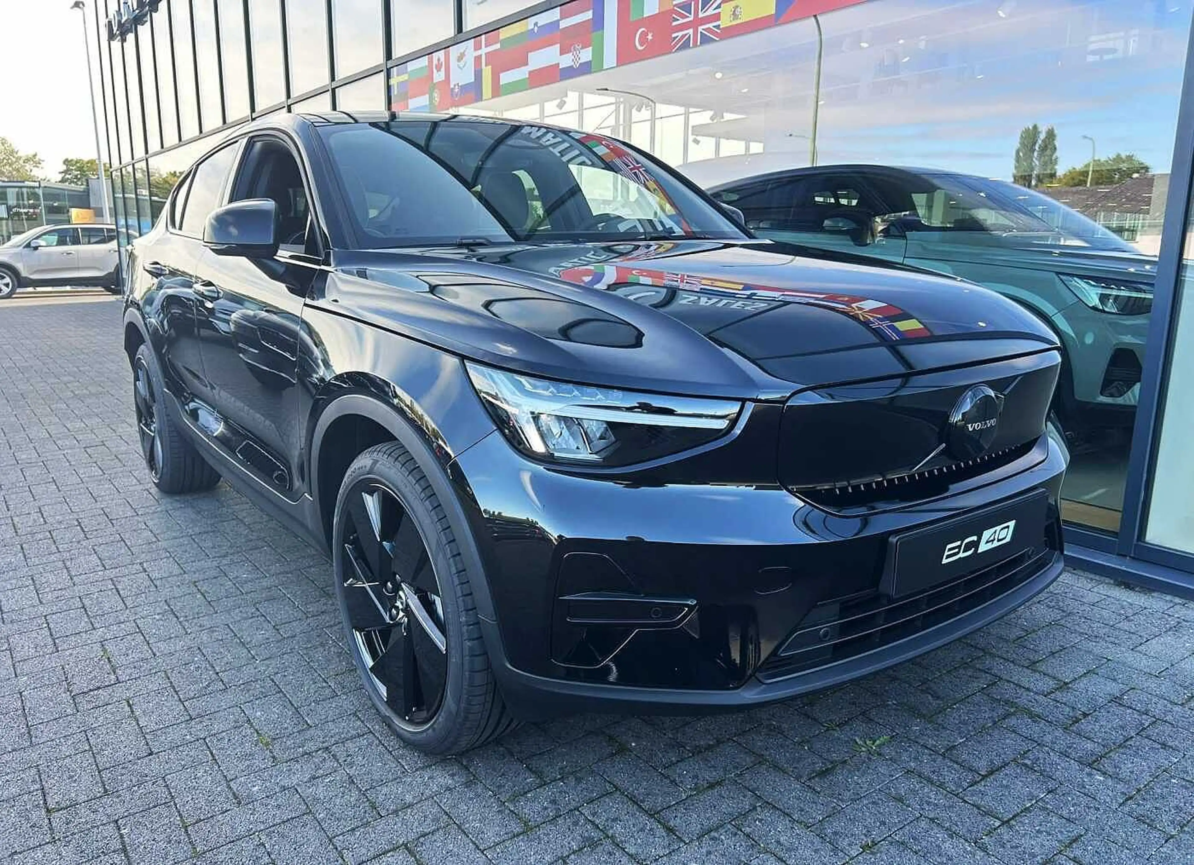 Volvo EC40 Black Edition, Grande Autonomie — photo 3