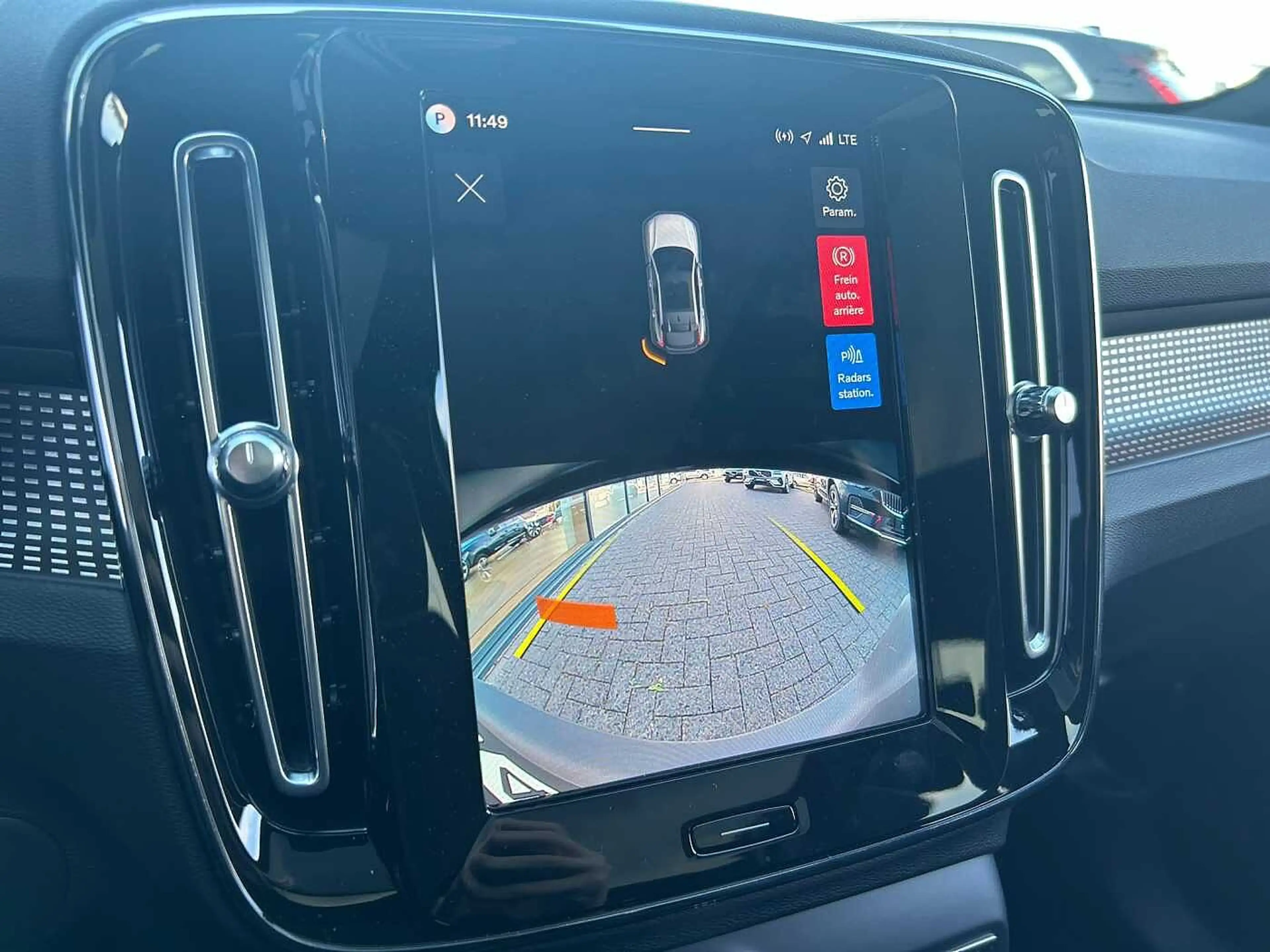 Volvo EC40 Black Edition, Grande Autonomie — photo 13