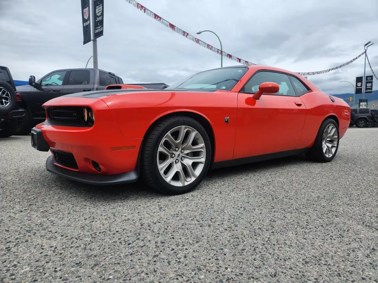 Dodge Challenger снимка Dodge Challenger