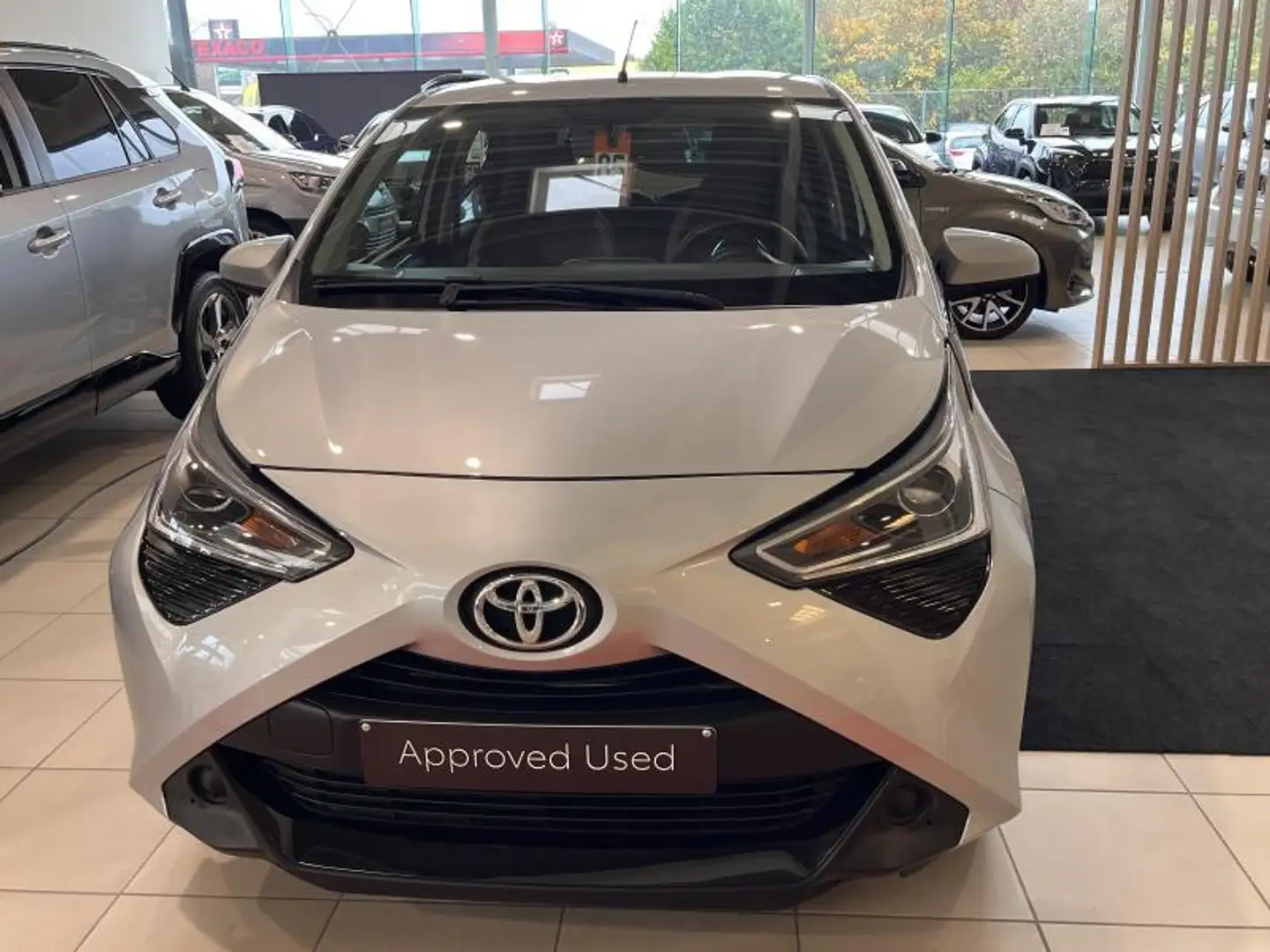 Toyota Aygo photo Gris - 1