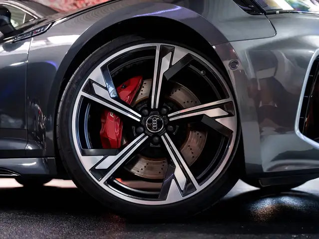 Audi RS5 view 7