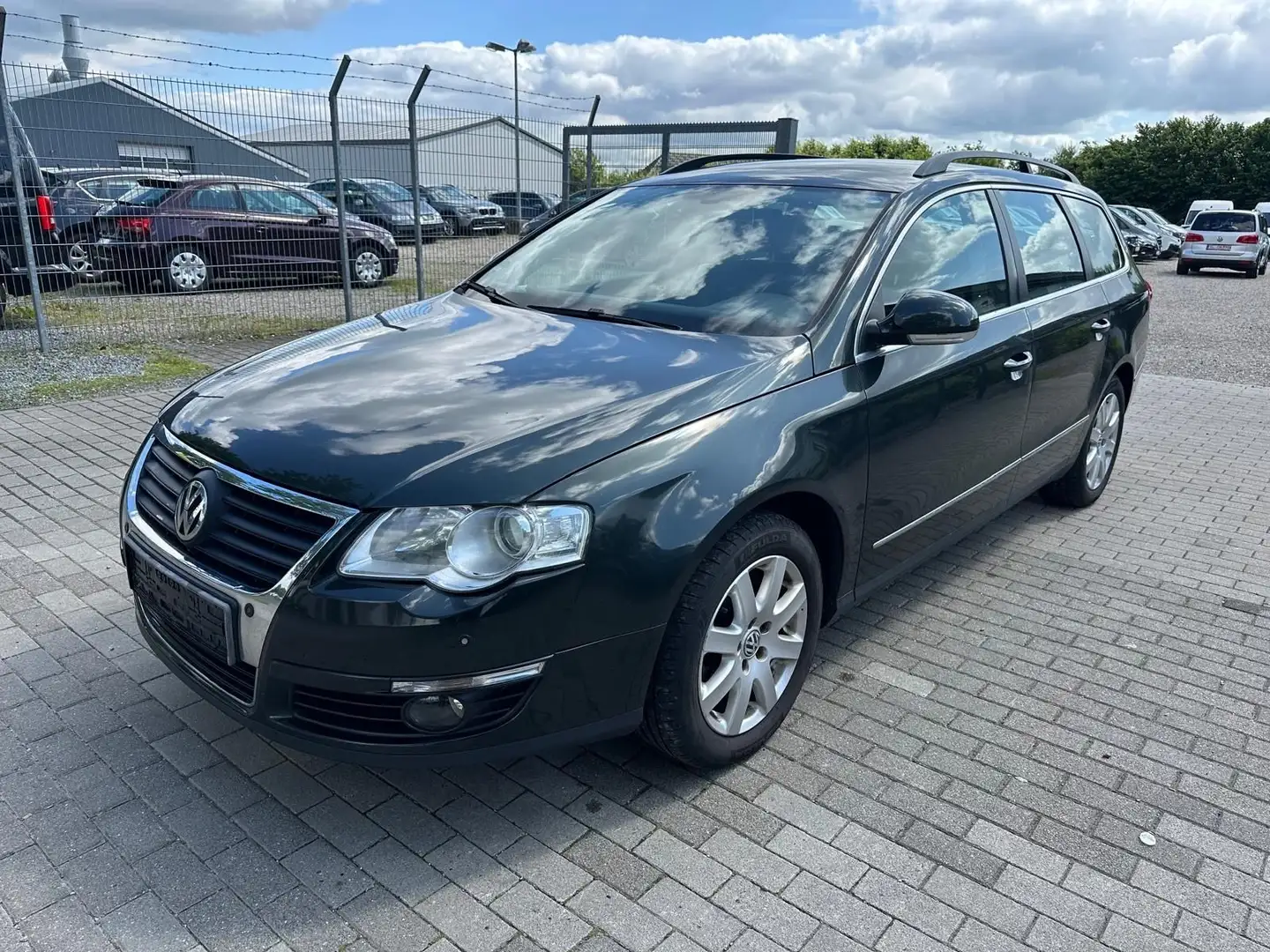 Volkswagen Passat Variant Passat 1.6 Variant Comfortline Tempomat SHZ PDC Grün - 1