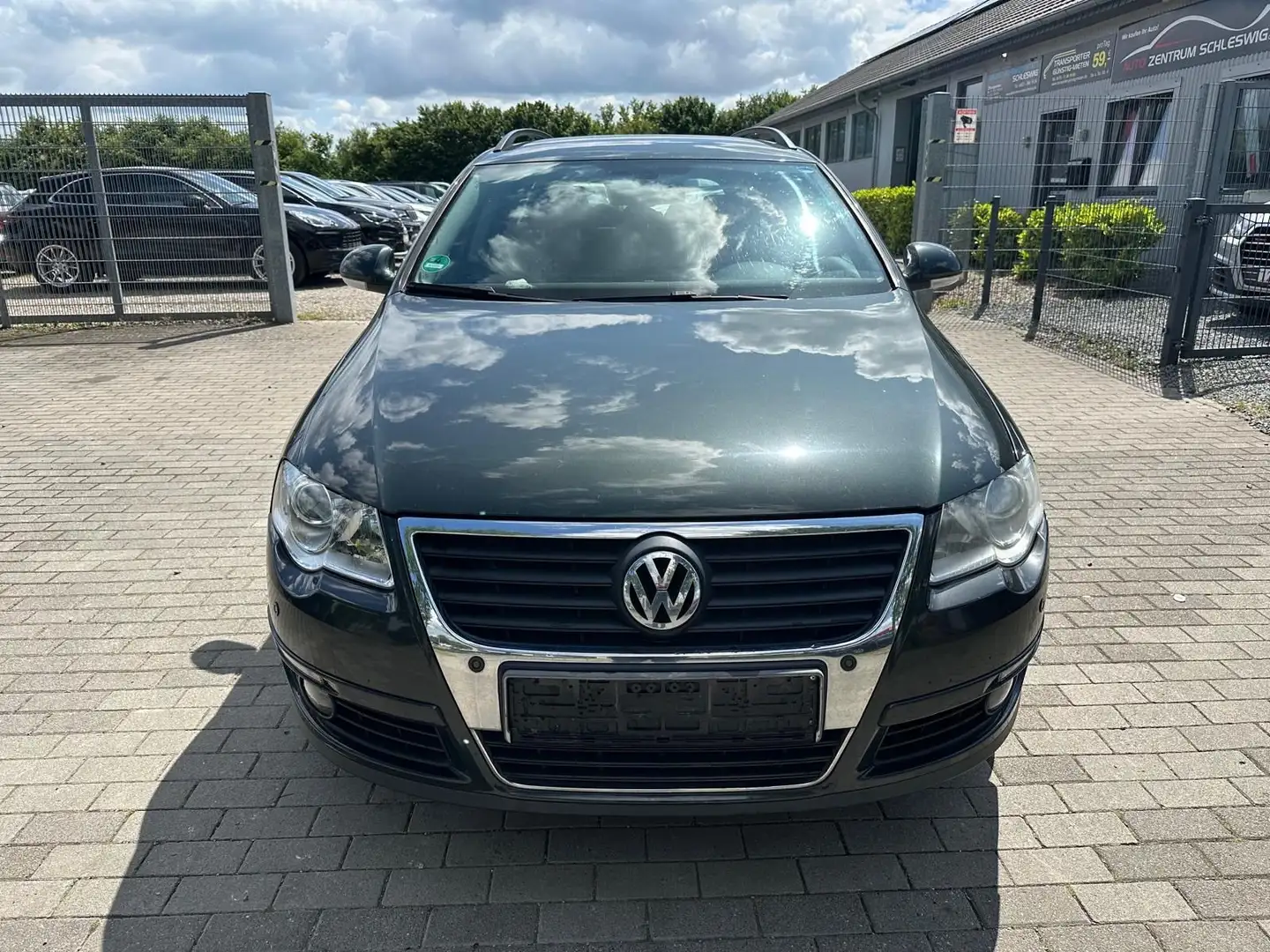 Volkswagen Passat Variant Passat 1.6 Variant Comfortline Tempomat SHZ PDC Grün - 2