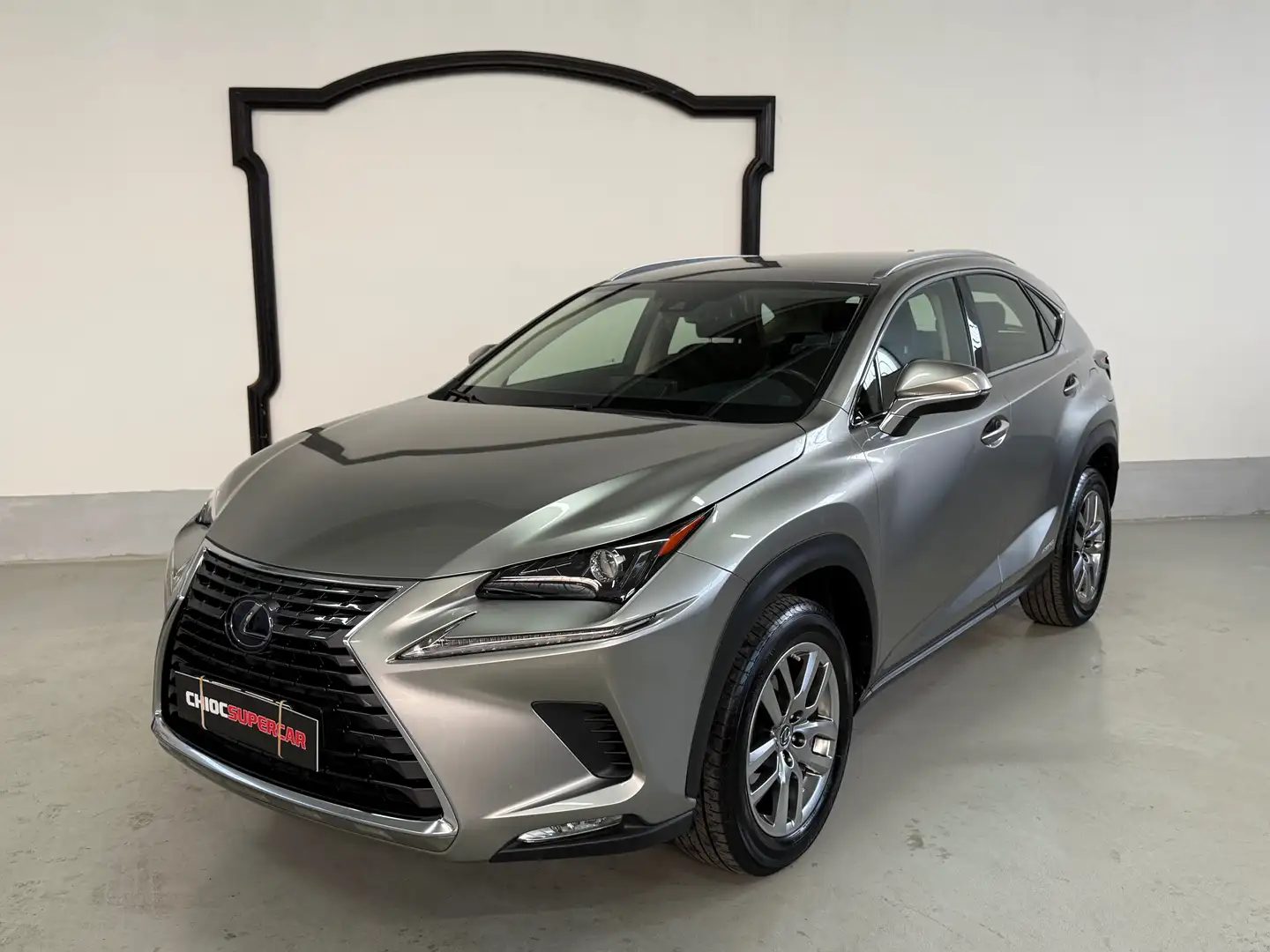 Lexus NX 300 NX 300h 2.5 Business 2wd cvt Šedá - 1