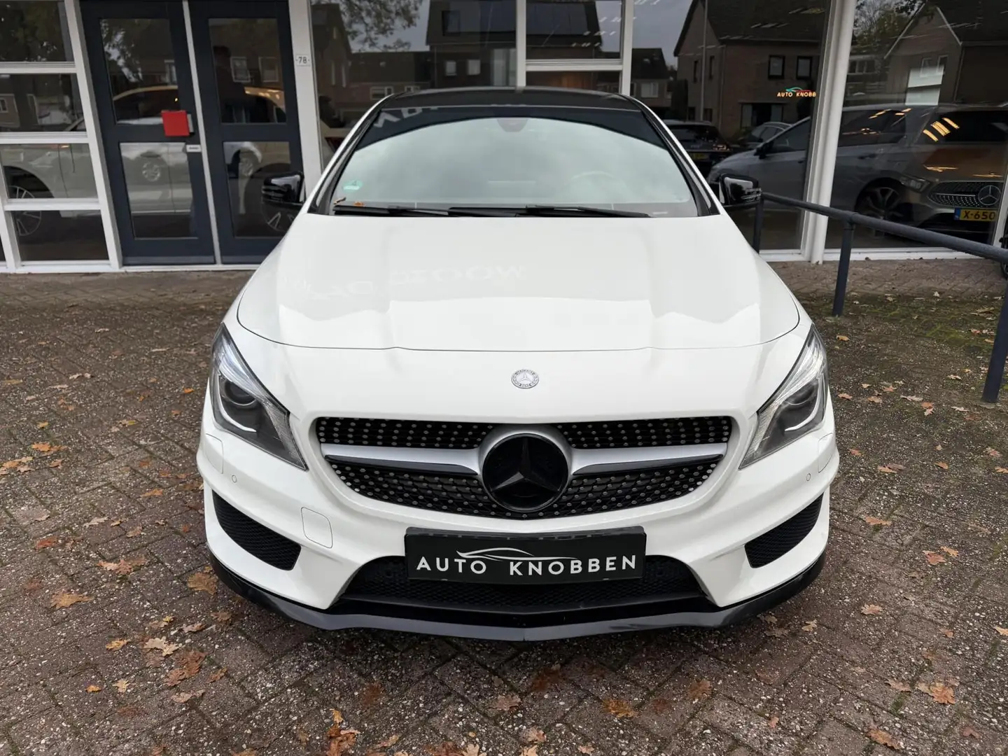Mercedes-Benz CLA 180 Shooting Brake AMG Xenon/Led, Navi, Leer, Camera, Weiß - 2