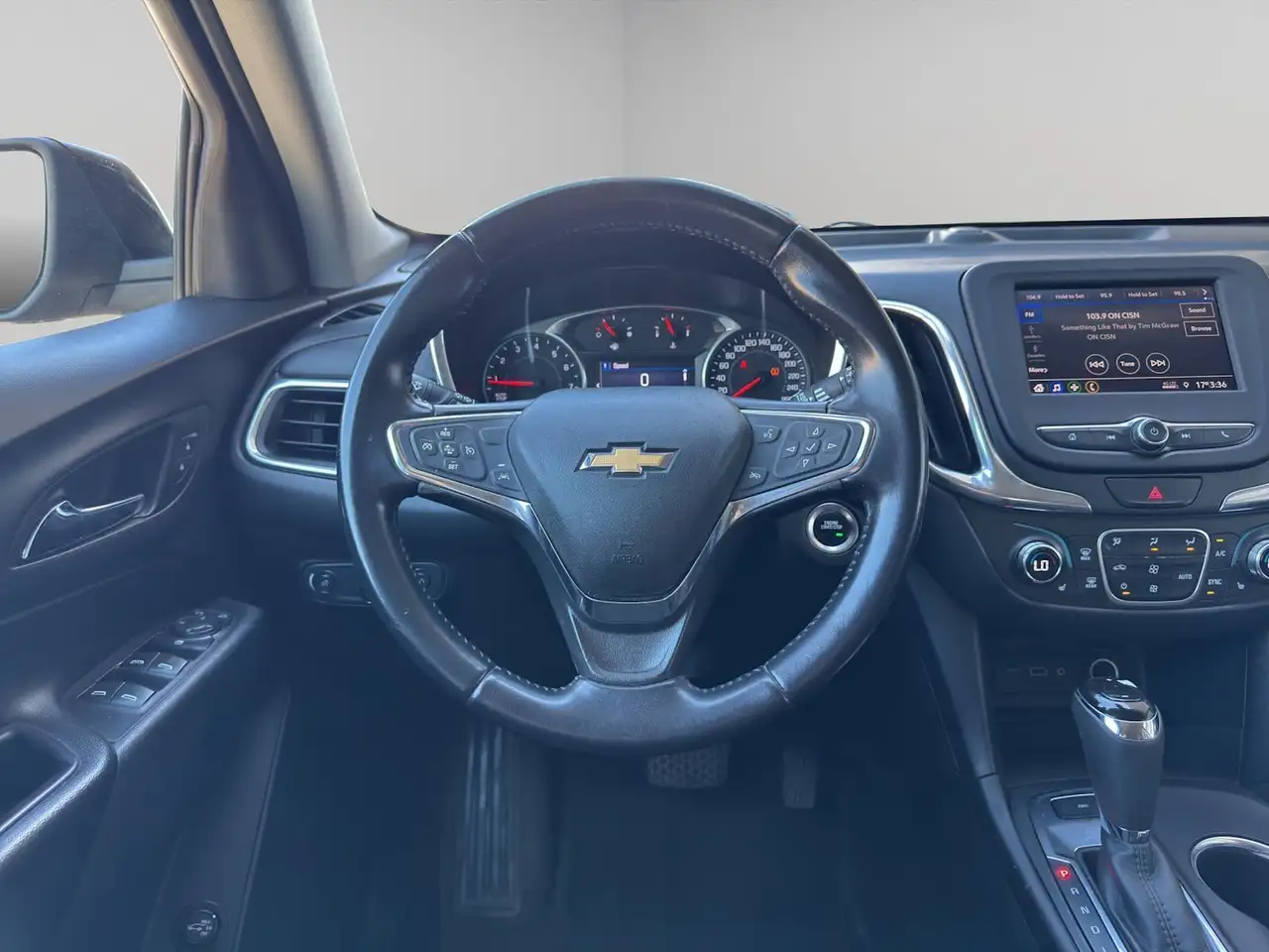 Chevrolet Equinox photo Chevrolet Equinox