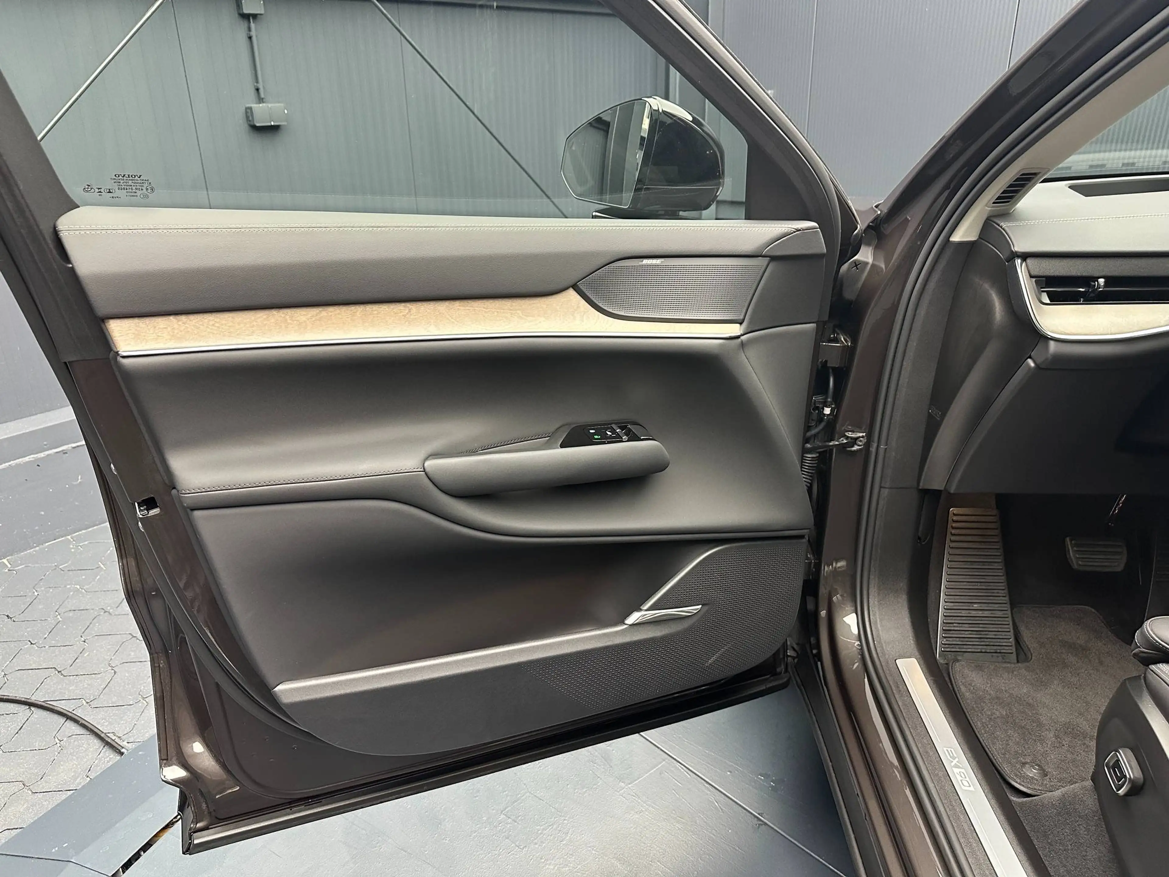 Volvo EX90 Ultra Pure Electric AWD *22Zoll*AHK*Winter-Paket*7-SITZE* — photo 14