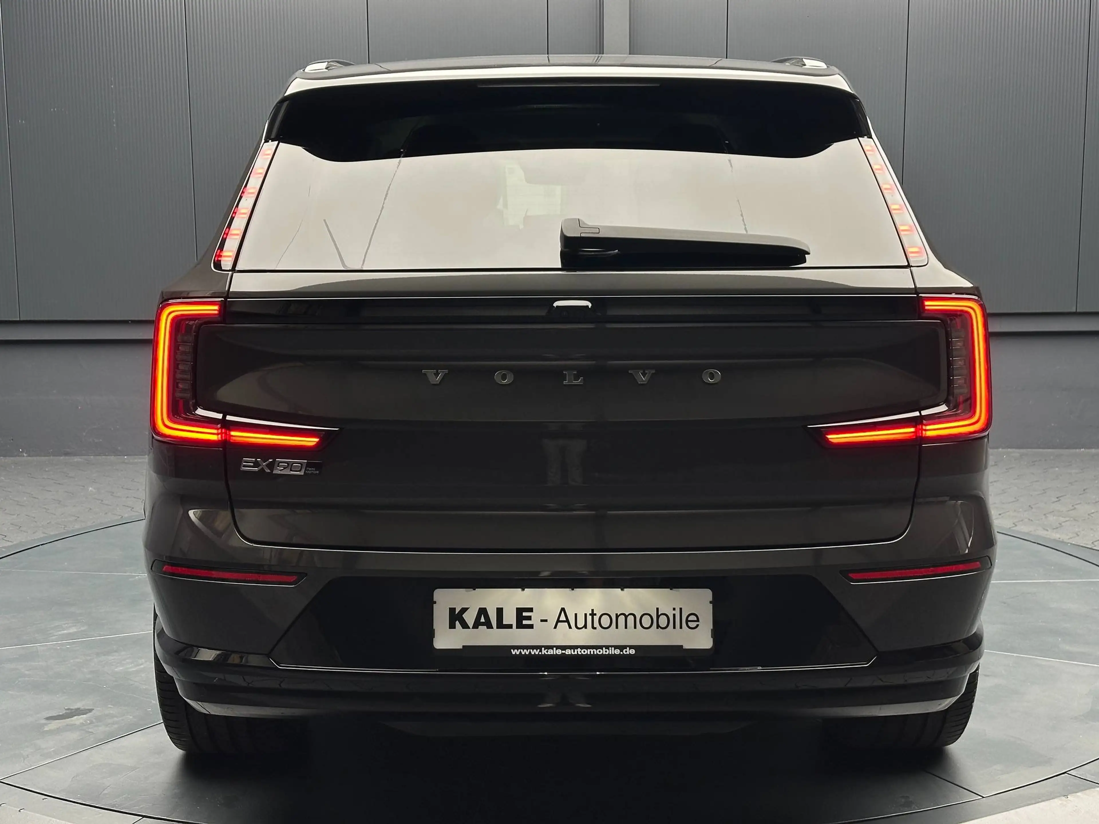 Volvo EX90 Ultra Pure Electric AWD *22Zoll*AHK*Winter-Paket*7-SITZE* — photo 4