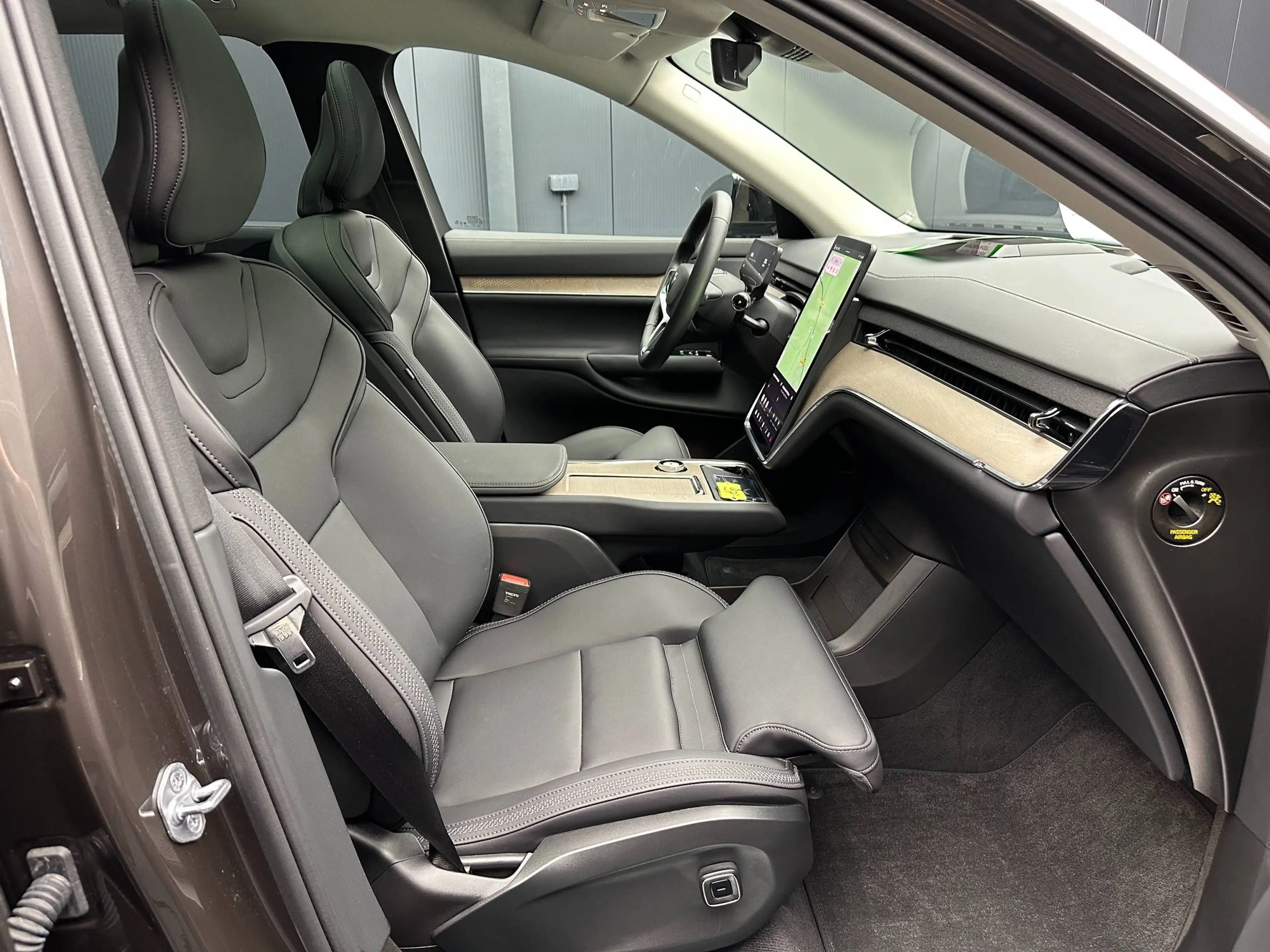 Volvo EX90 Ultra Pure Electric AWD *22Zoll*AHK*Winter-Paket*7-SITZE* — photo 11