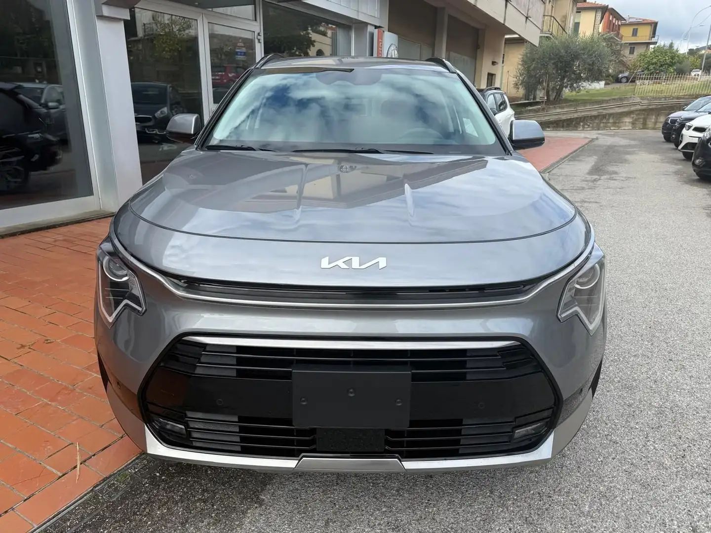 Kia Niro Niro Tri-Fuel 1.6 GDi DCT HEV GPL Style Argento - 2