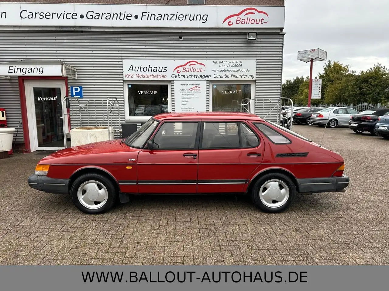 Saab 900