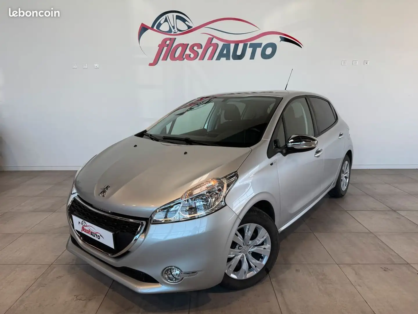Peugeot 208 VTi 82cv STYLE-2015 Gris - 1