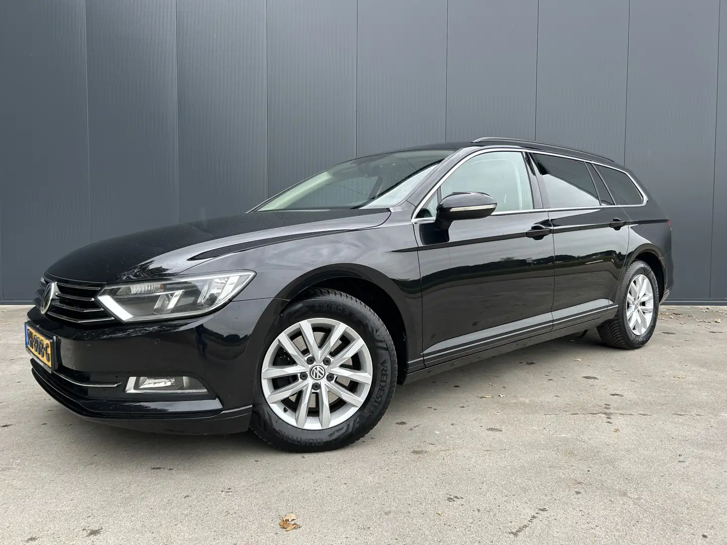 Volkswagen Passat Variant 1.4 TSI ACT Connected Series Plus ADAPT CRUISE TRE Zwart - 1