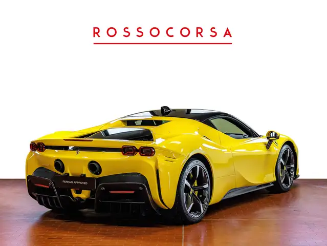 Ferrari SF90 Stradale view 5