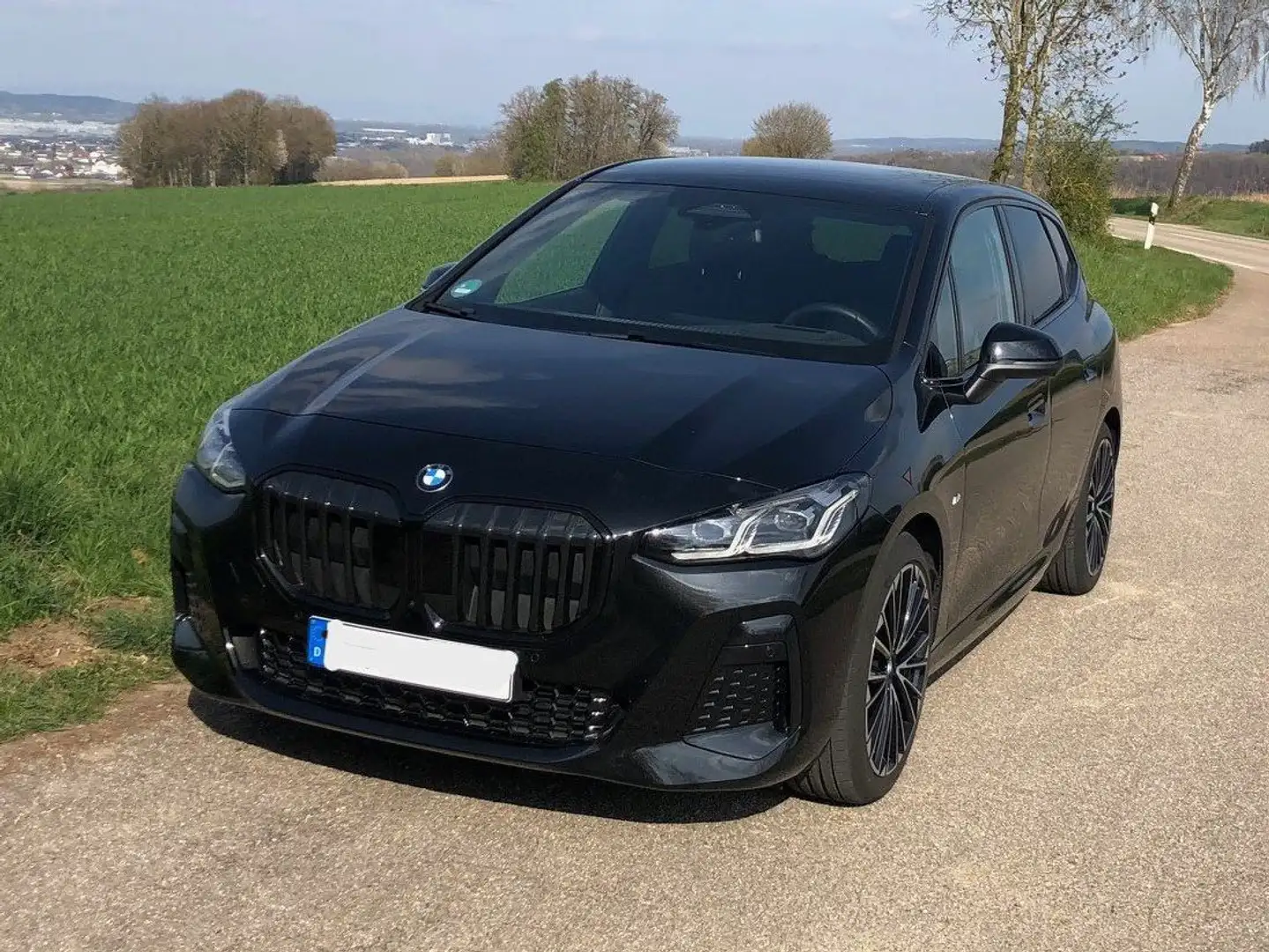 BMW 220 i Active Tourer*M Sport*HUD*AHK*360*LED*Aktivsitze Schwarz - 2