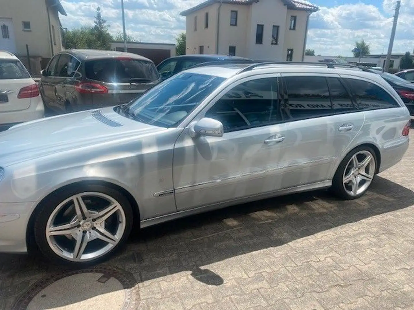 Mercedes-Benz E 350 E  T-Modell E 350 T 4Matic AMG Paket Silber - 2