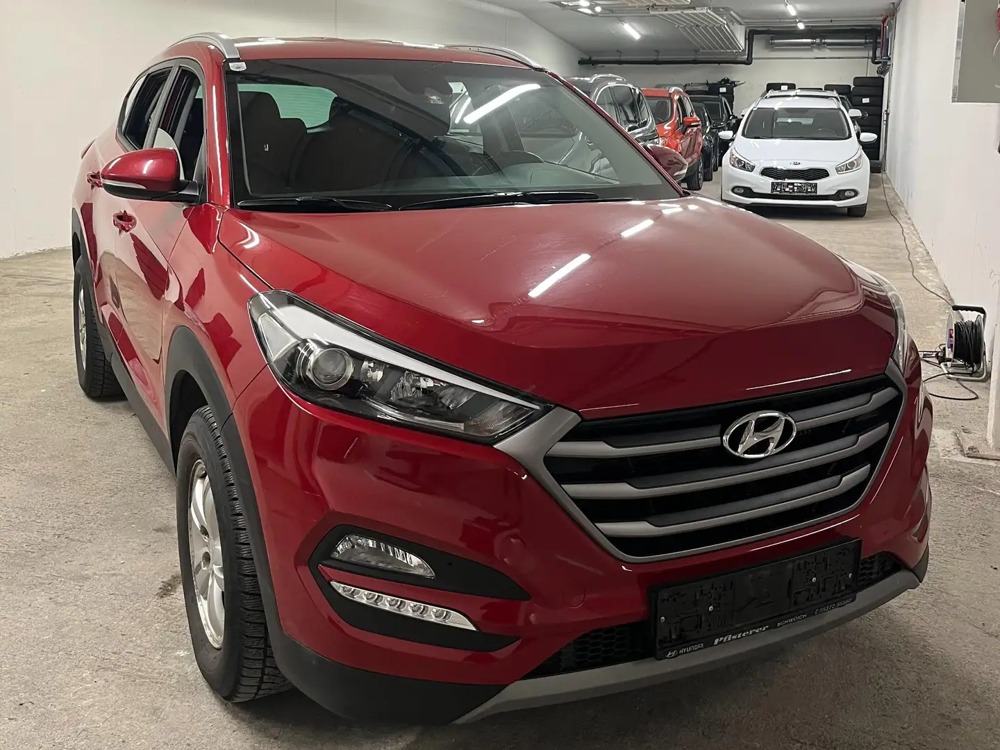 Hyundai TUCSON Trend 4WD. 2  Liter Rot - 1