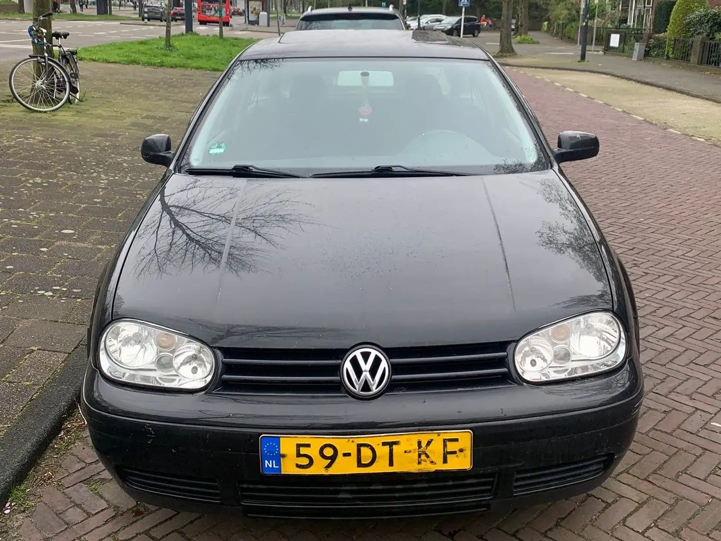 Volkswagen Golf 1.6 Highline Zwart - 2