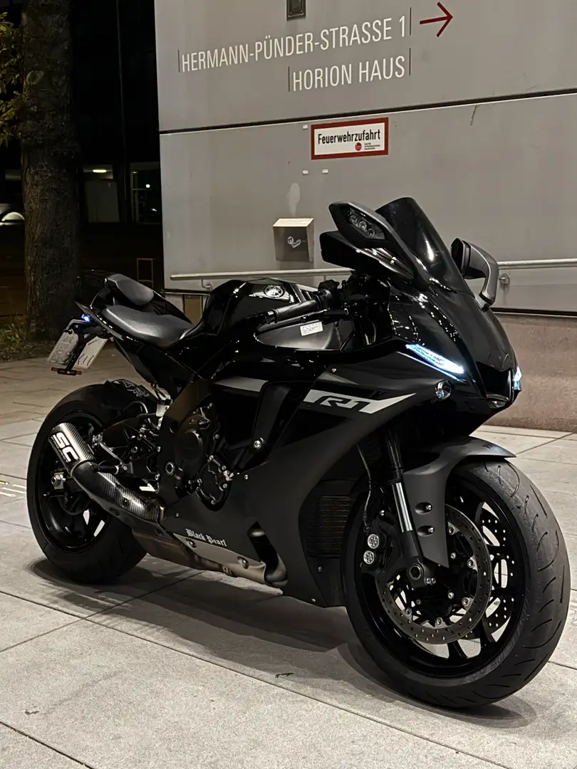 Yamaha YZF-R1 - 1