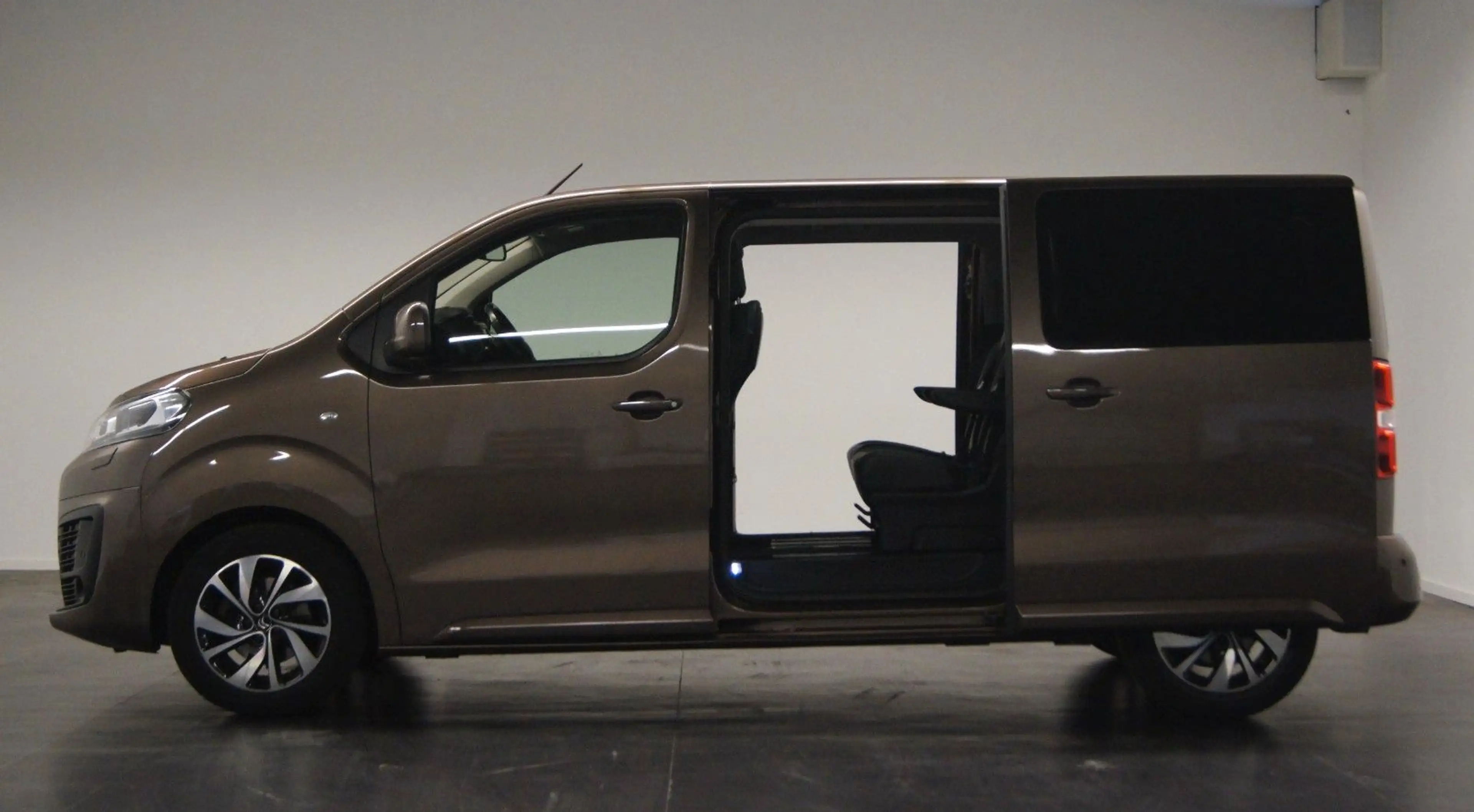 Citroen Spacetourer Business Lounge|PANO|HUD|AHK|KAMERA — photo 4