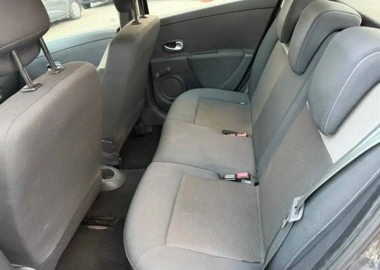 Renault Clio Citadine 5 portes — photo 2