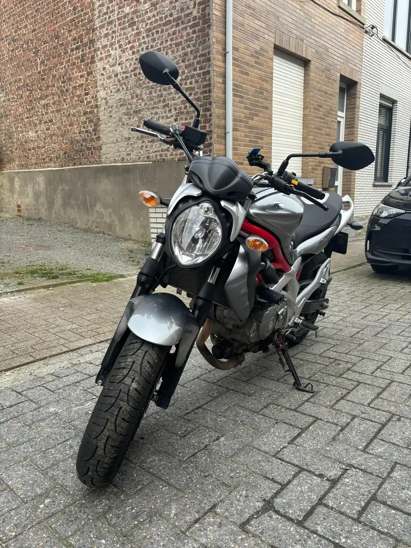 Suzuki SV 650 Gladius Argent - 2