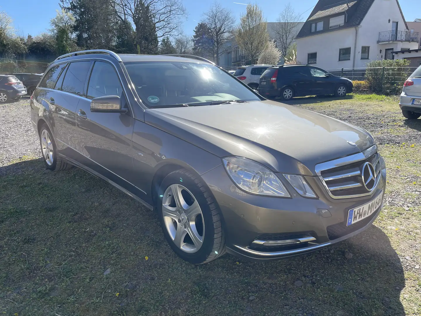 Mercedes-Benz E 220 T CDI DPF BlueEFFICIENCY Automatik Elegance - 2