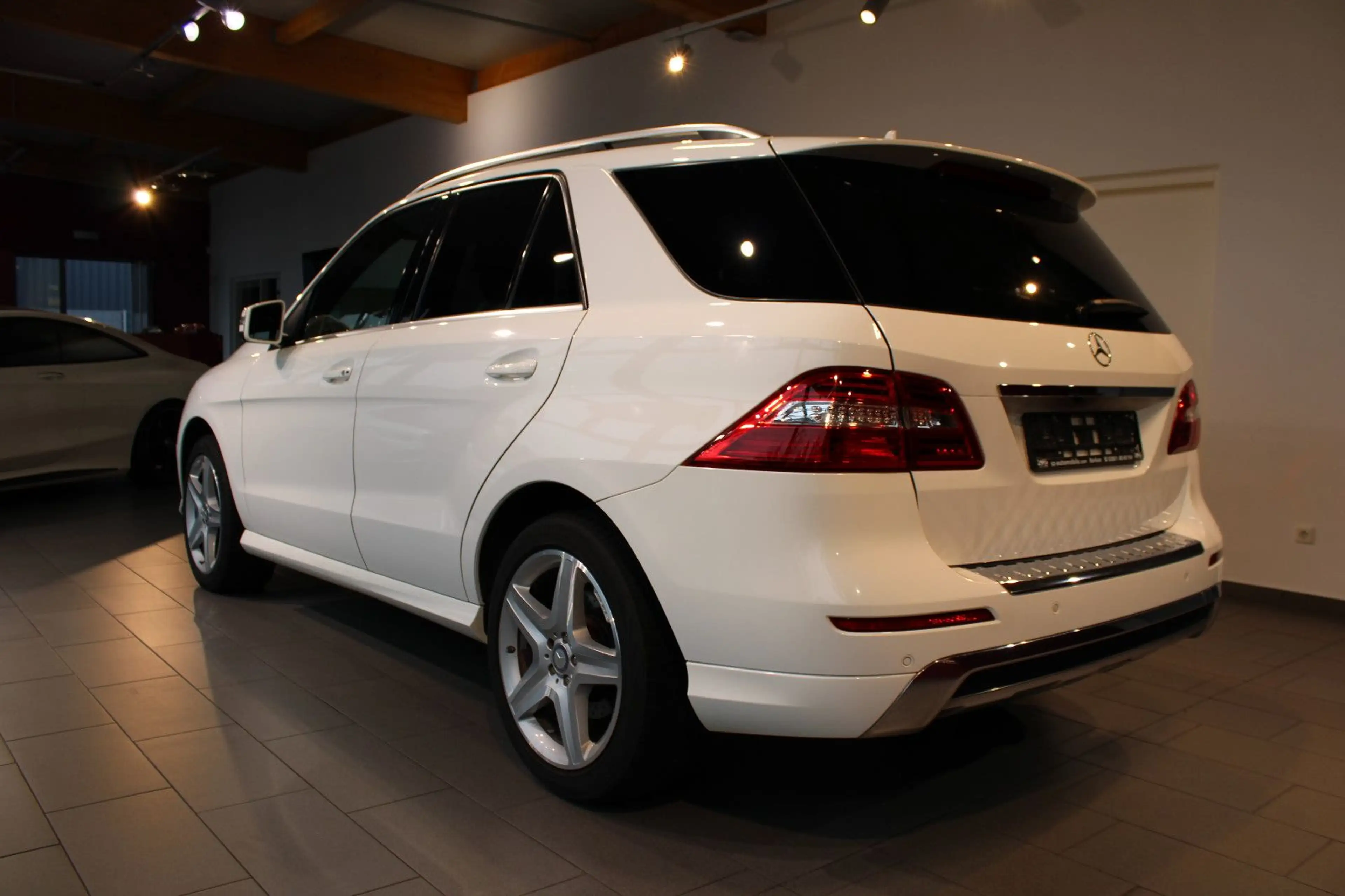Mercedes-Benz ML 350 CDI BlueTec 4Matic AHK Navi PDC — photo 4