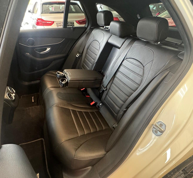 Mercedes-Benz C 220 d T AMG-Line Pano Digital Ambiente Kamera CarPlay — photo 11