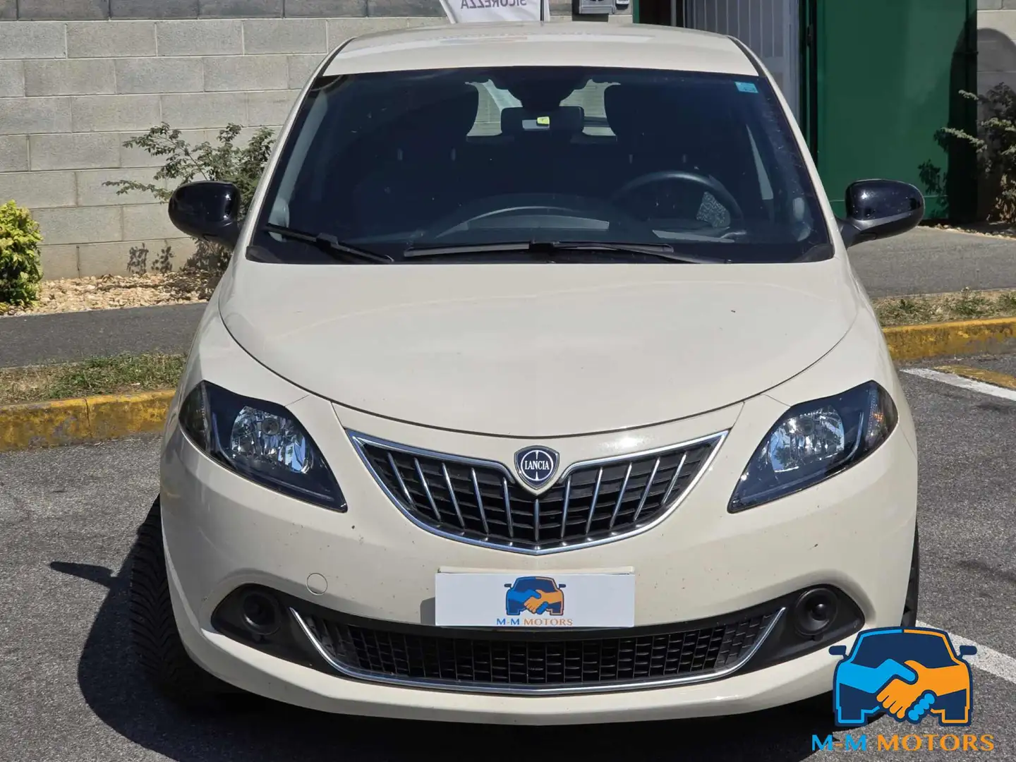 Lancia Ypsilon 1.0 FireFly 5 porte S&S Hybrid Ecochic Silver - 2