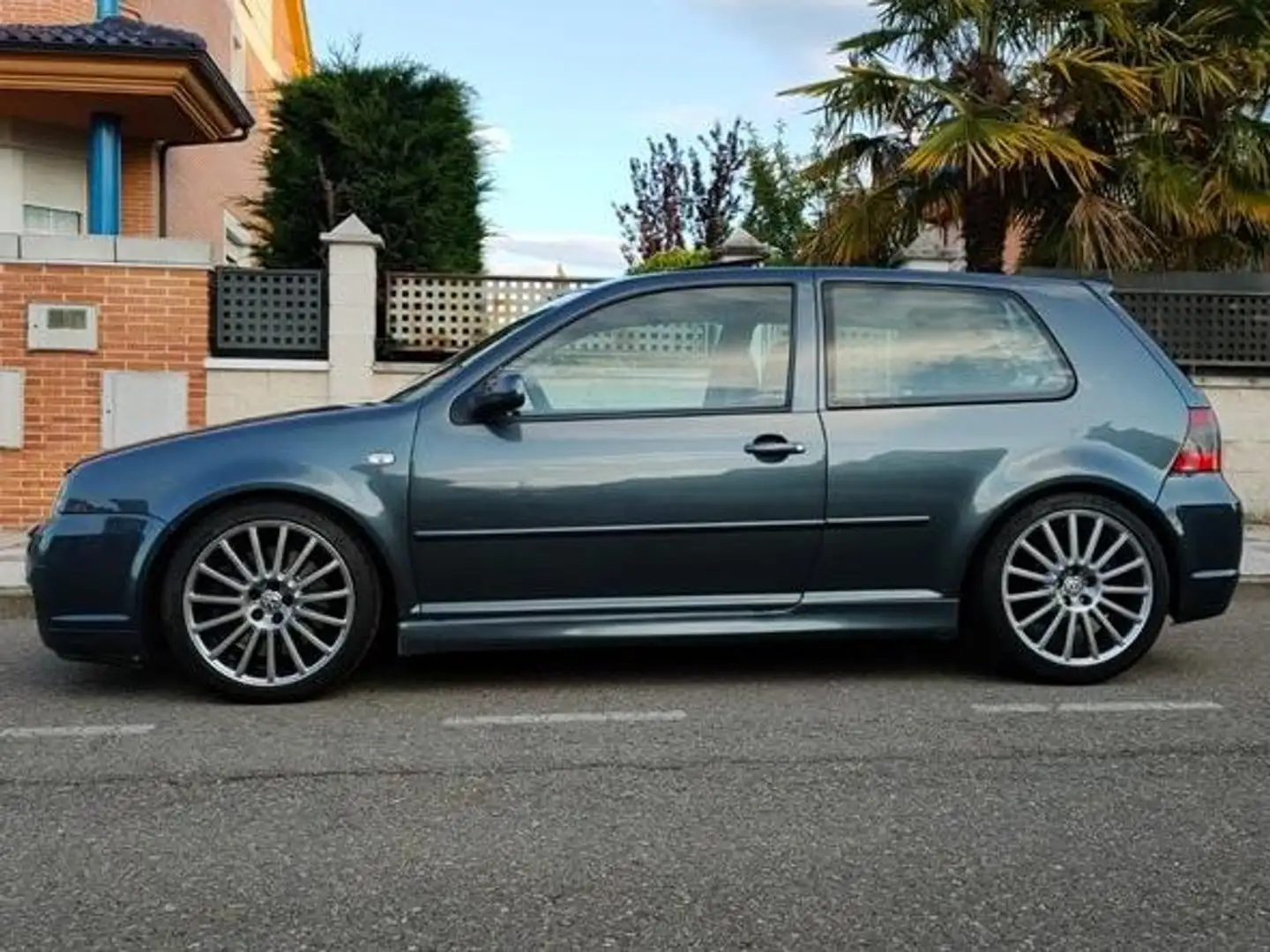 Volkswagen Golf R R32 Gris - 1