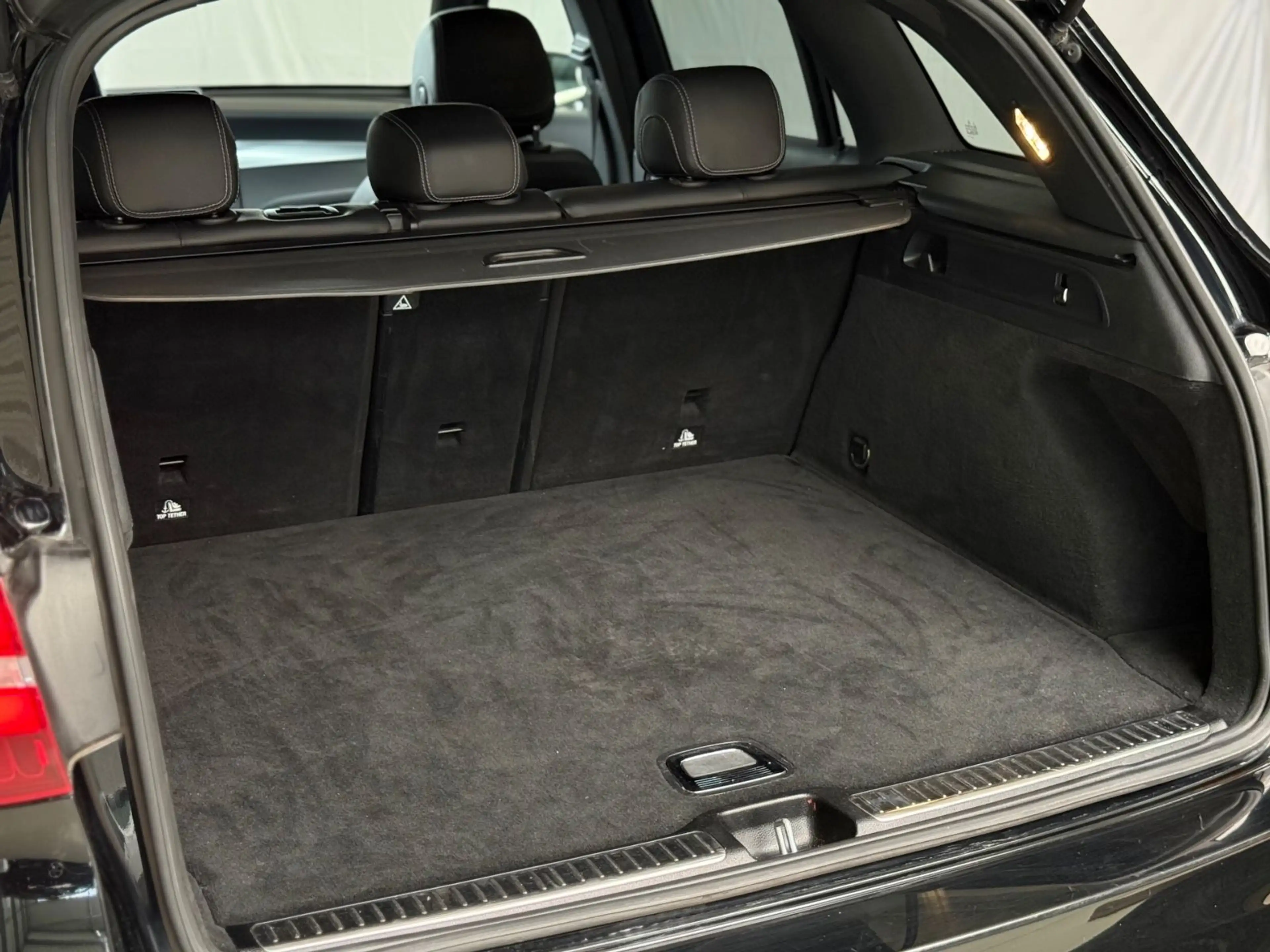 Mercedes-Benz GLC 63 AMG 4Matic/ABGAS/BURMESTER/"21"/AHK/ — photo 13