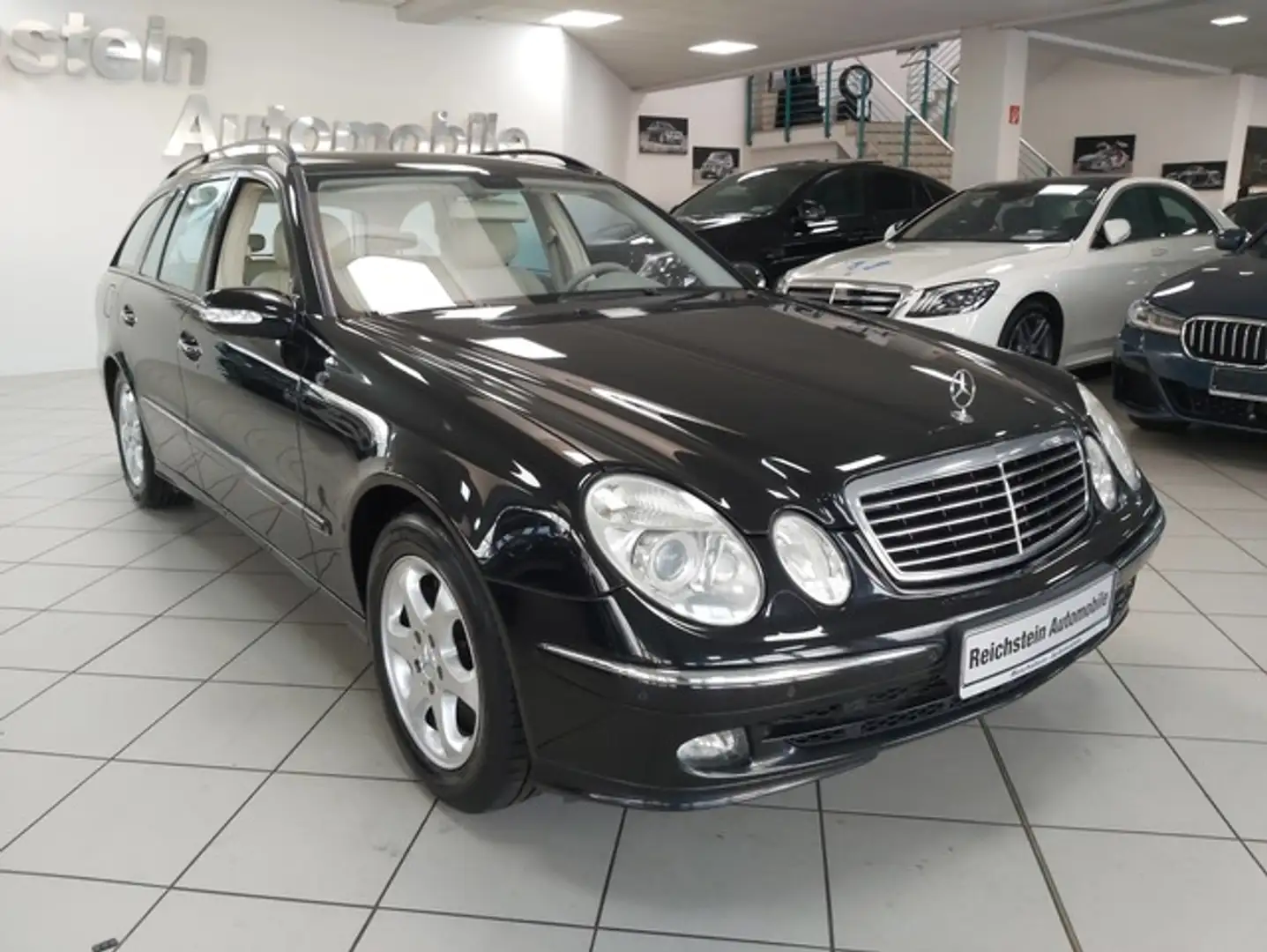 Mercedes-Benz E 220 T CDI AVANTG. LEDER PDC BI XENON SHZ NAVI Schwarz - 2
