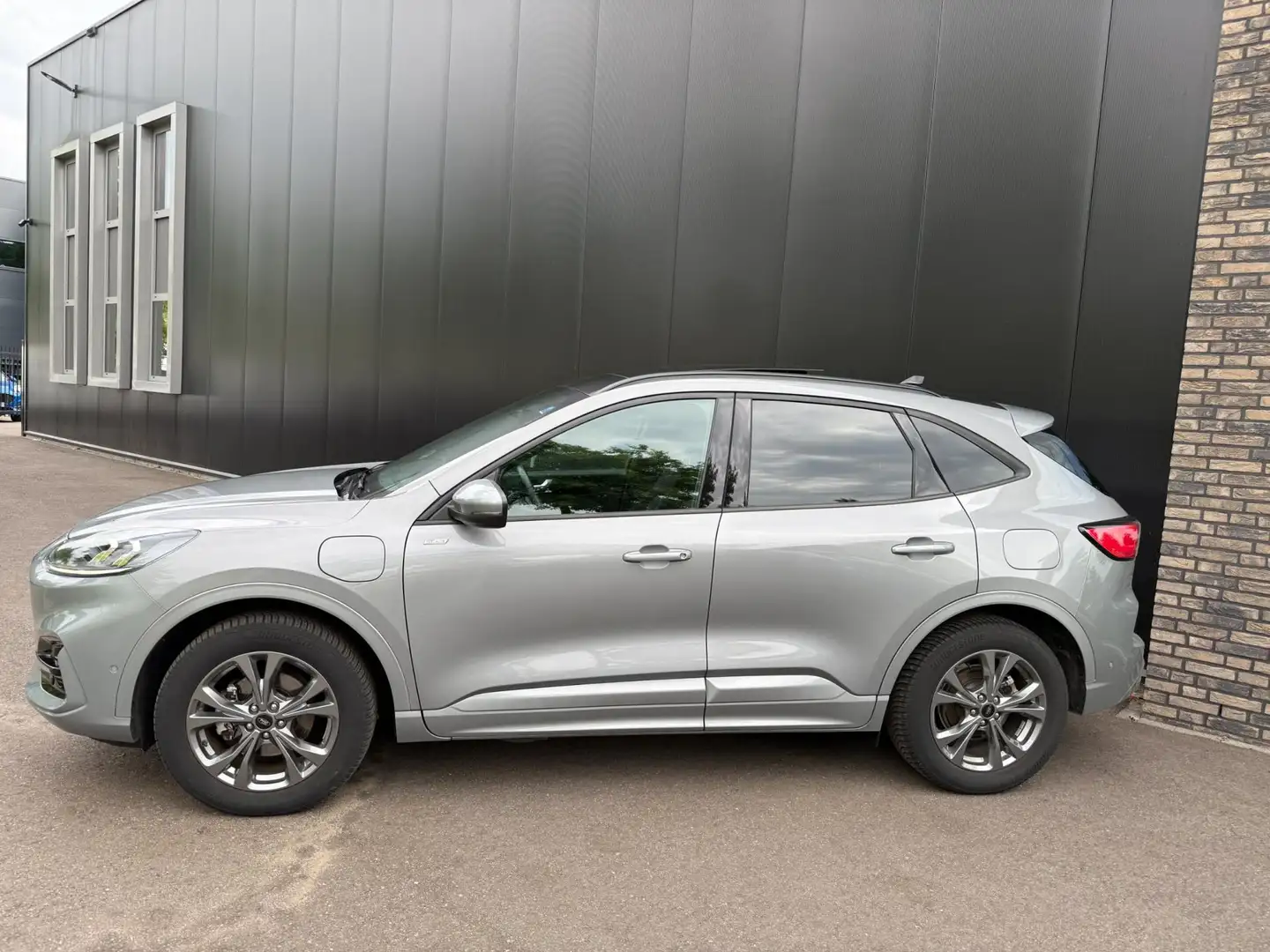 Ford Kuga 2.5 225pk PHEV ST-Line Trekhaak, Panorama, HUD, Wi Grijs - 2