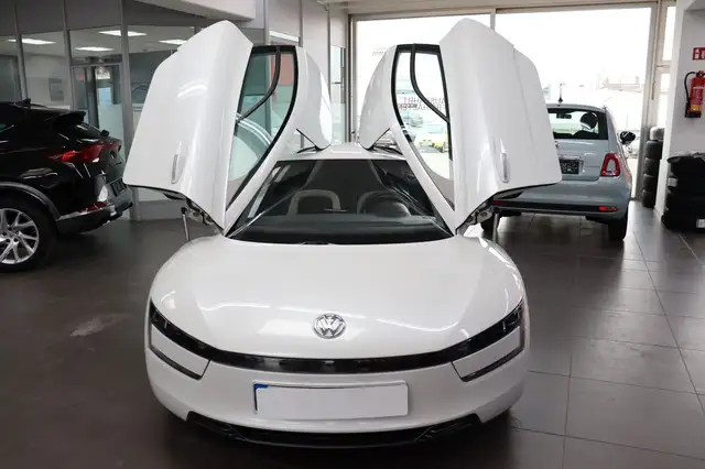 Volkswagen XL1 1of 200