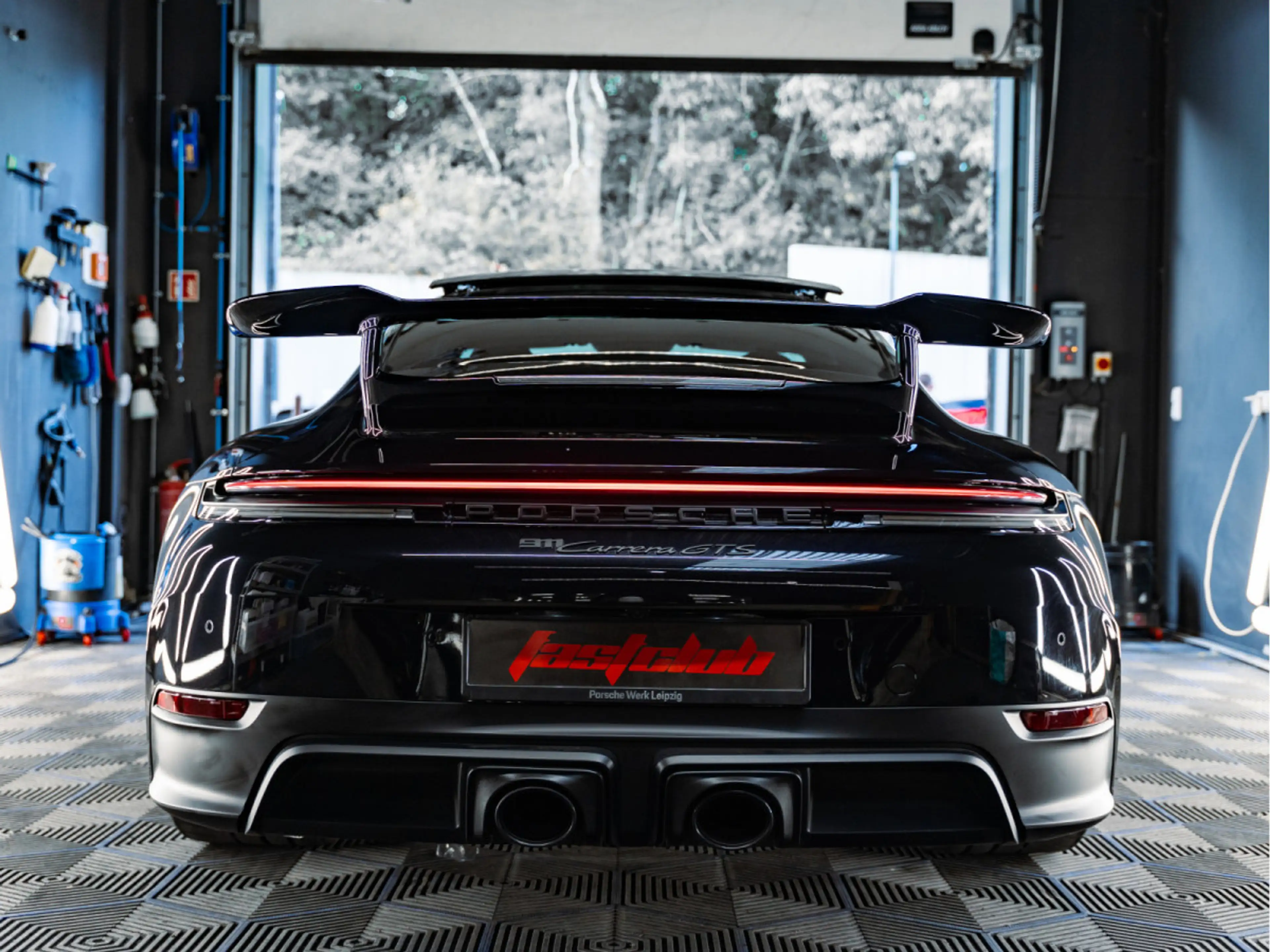 Porsche 911 992.2 GTS AERO-KIT Matrix Carbon-Dach Pano — photo 8