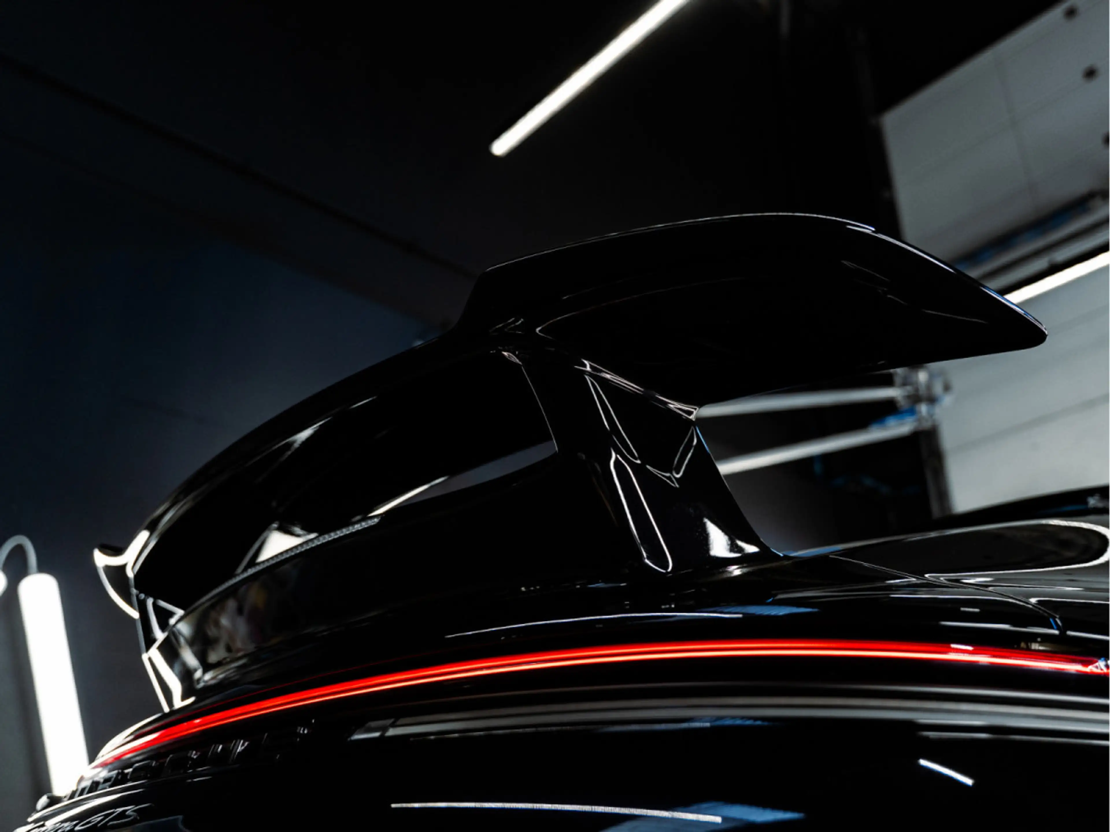 Porsche 911 992.2 GTS AERO-KIT Matrix Carbon-Dach Pano — photo 12