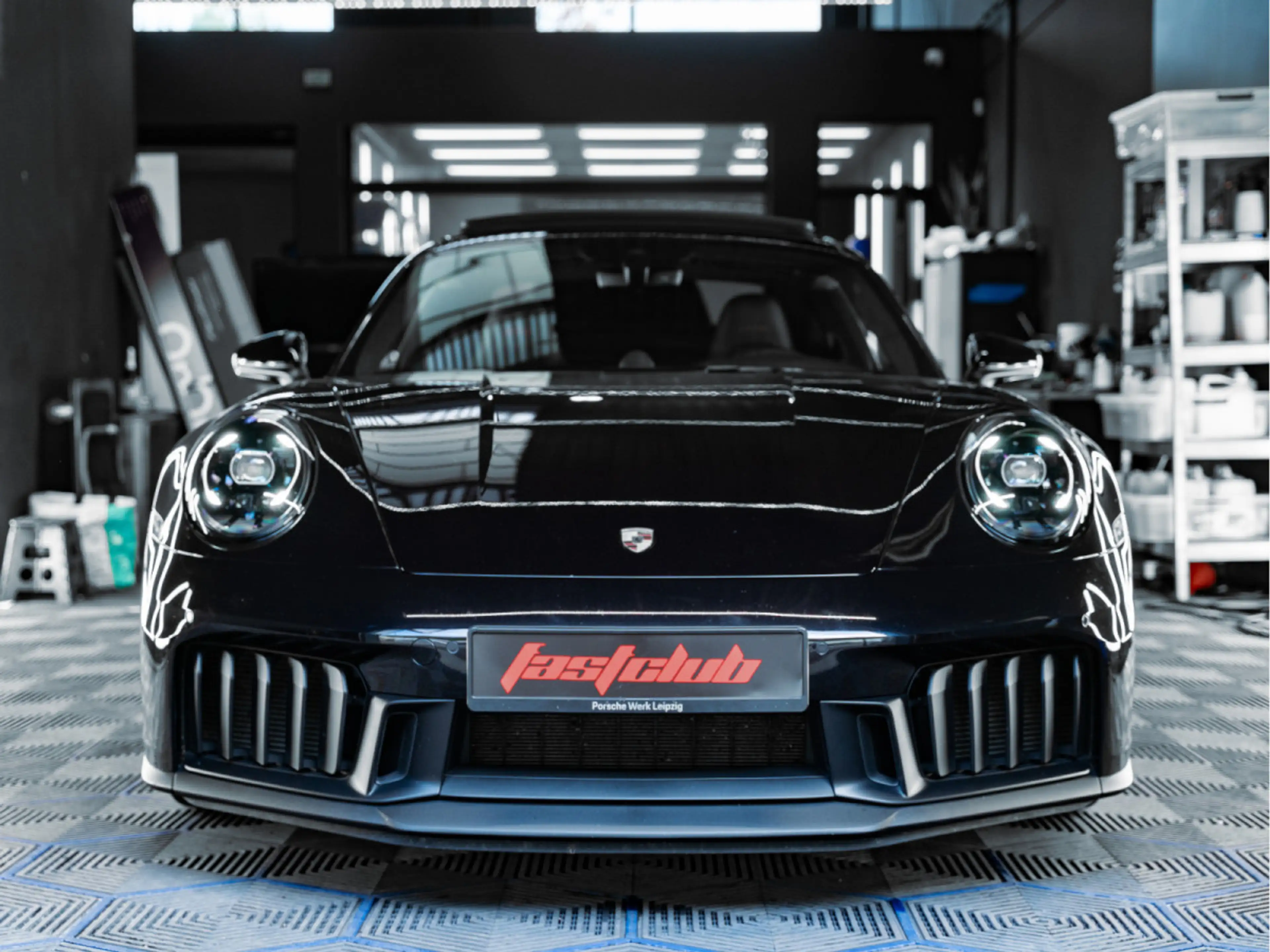 Porsche 911 992.2 GTS AERO-KIT Matrix Carbon-Dach Pano — photo 3