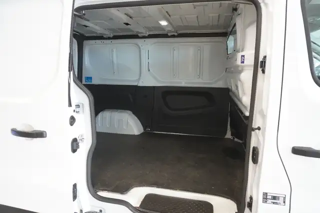 Opel Vivaro view 9
